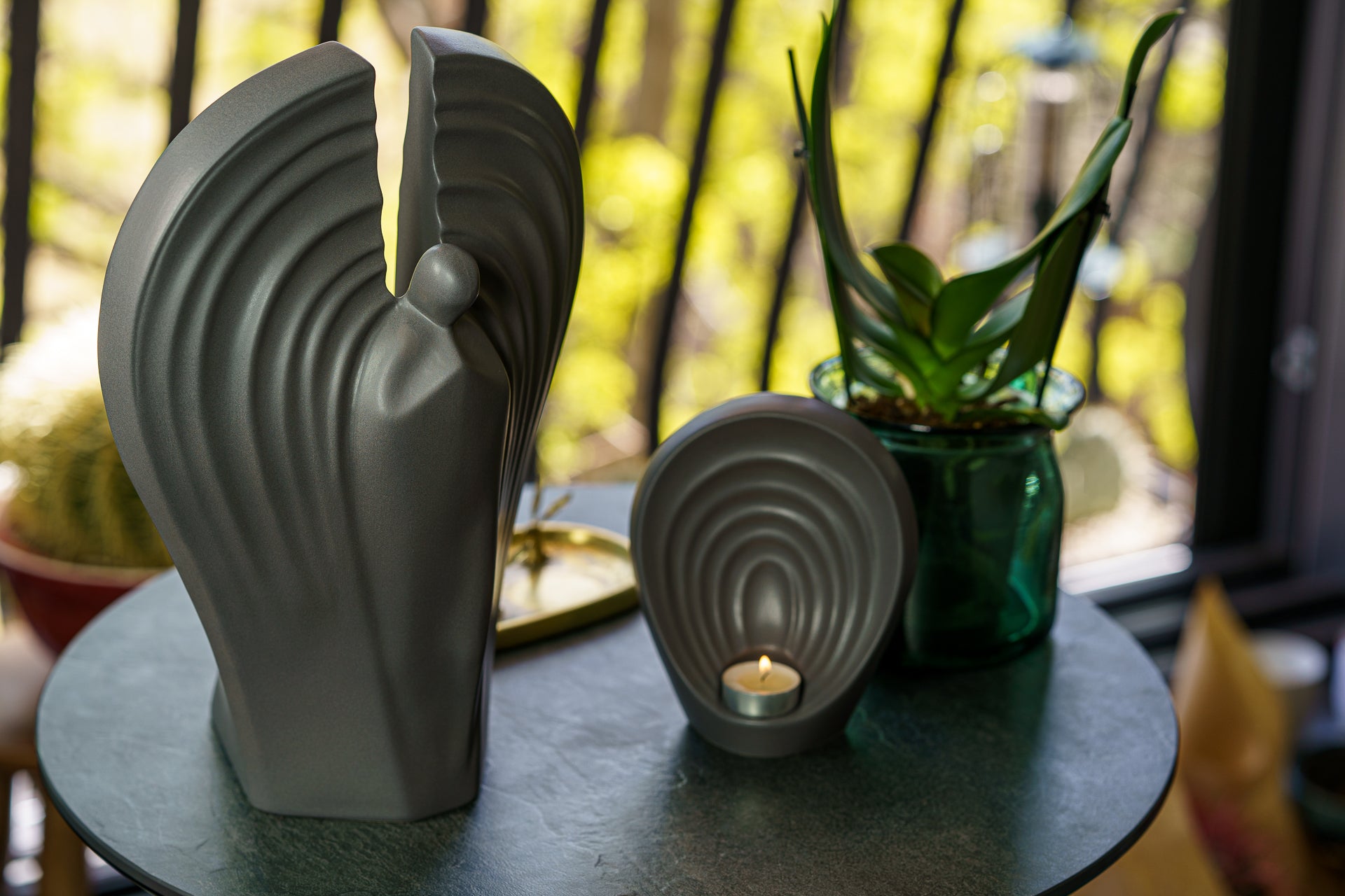ガーディアン」遺灰用火葬骨壺 - 商品レビュー 2023 – Pulvis Art Urns