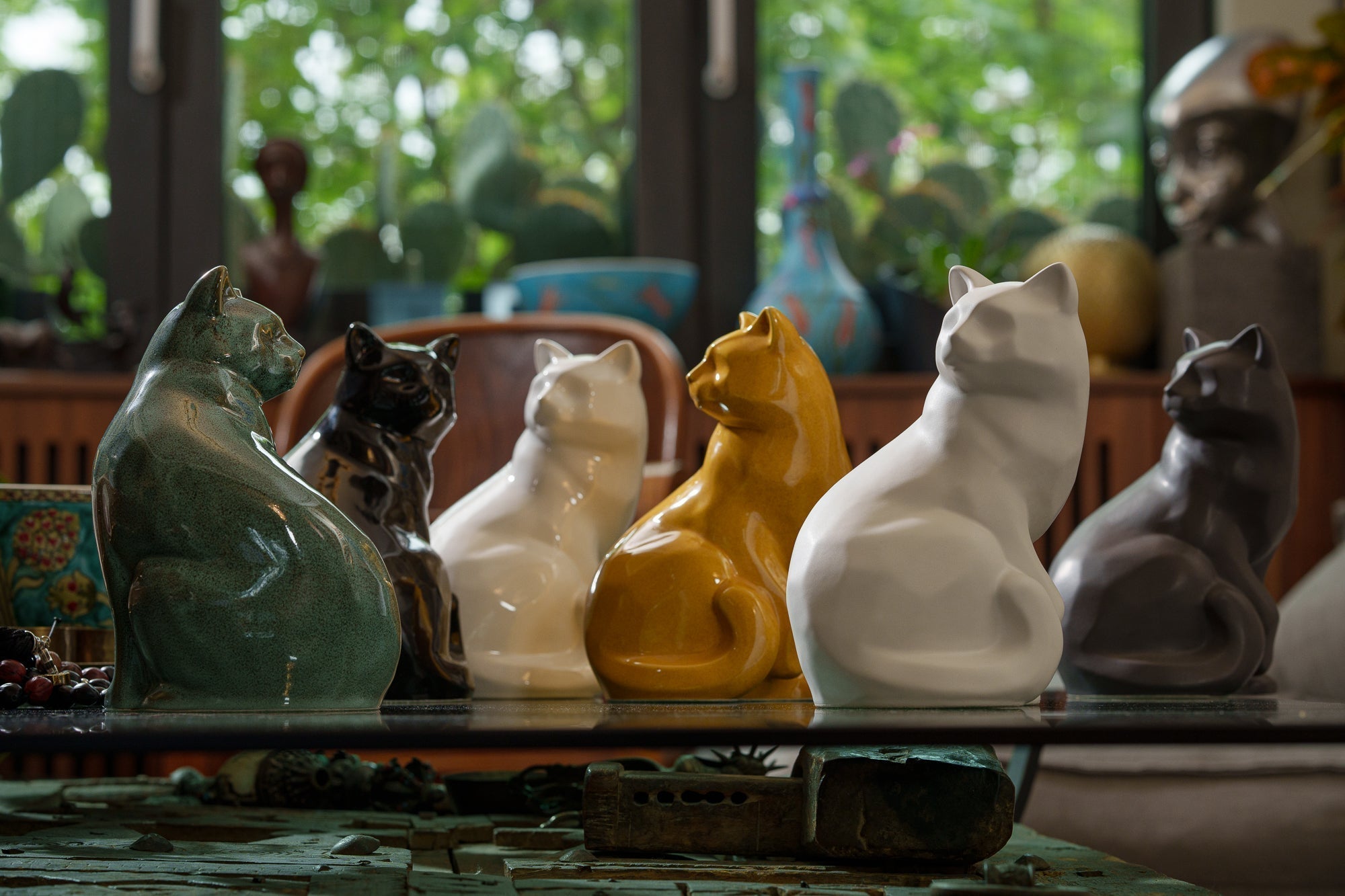 Pet Cremation and Memorial Urns: Preserving Your Pet’s Memory - Pulvis Art Urns