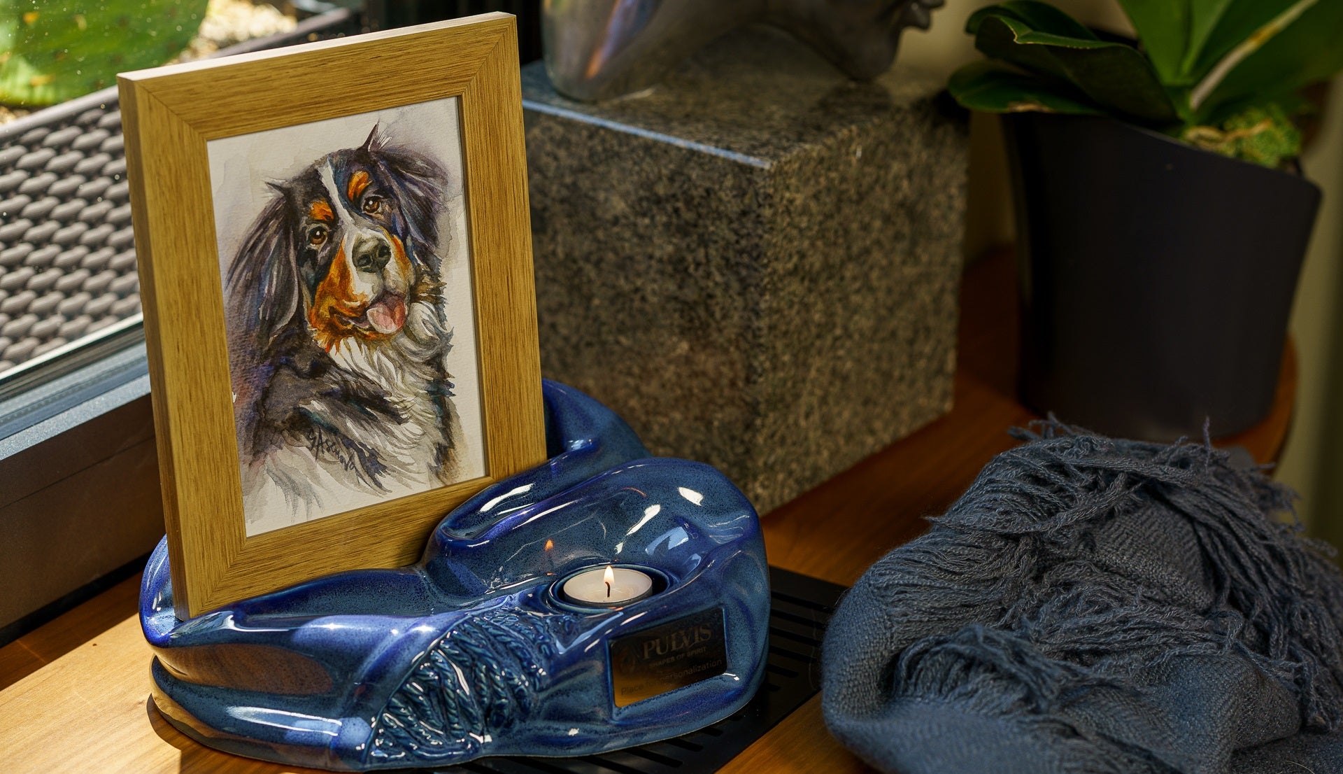 Cozy Cremation Urn - Pulvis Art Urns