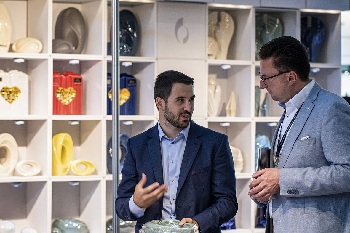 Pulvis Art Urns - Handmade Memorial Urns for Ashes