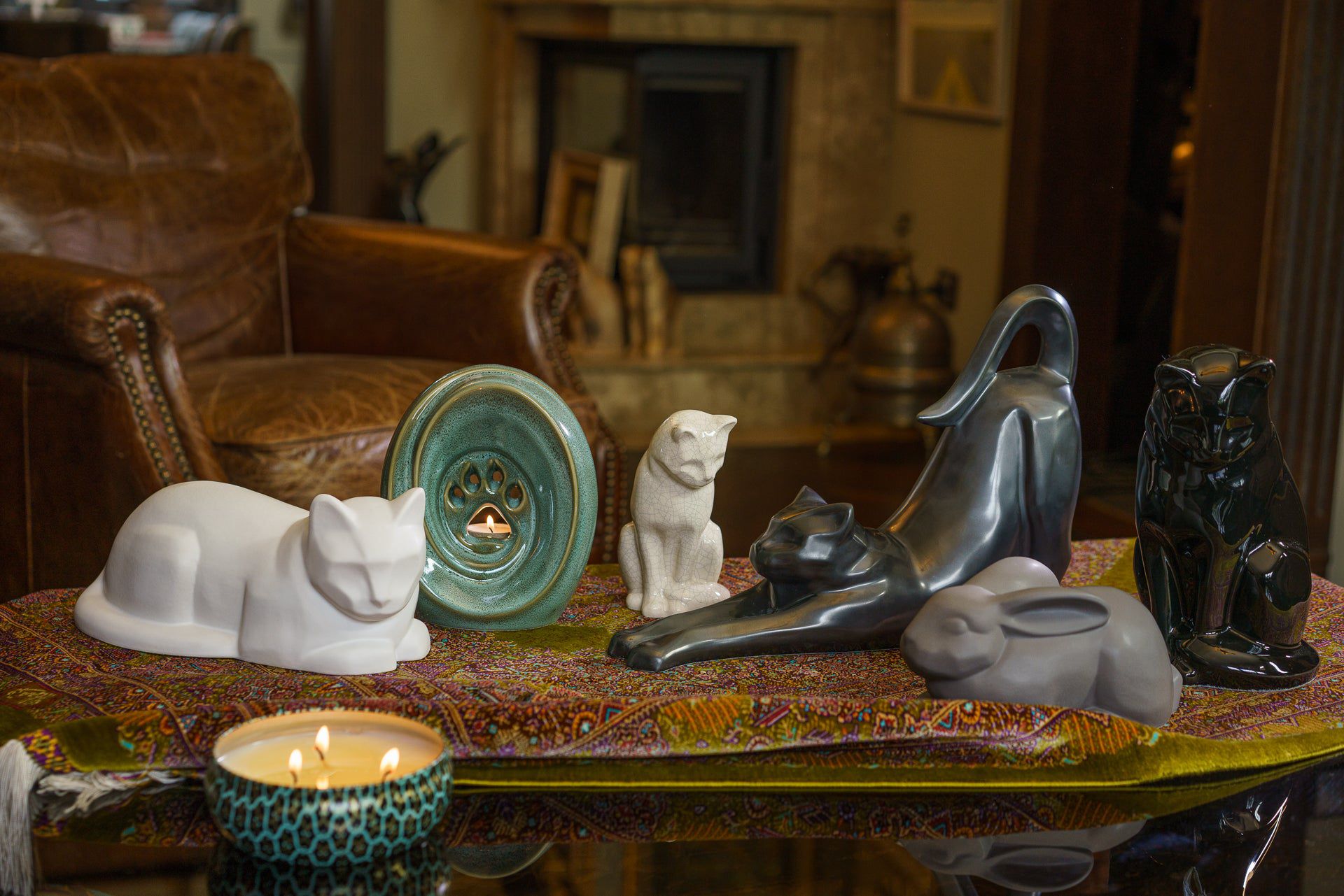 Pet Cremation Urns from Ceramic. Pet Home Urns