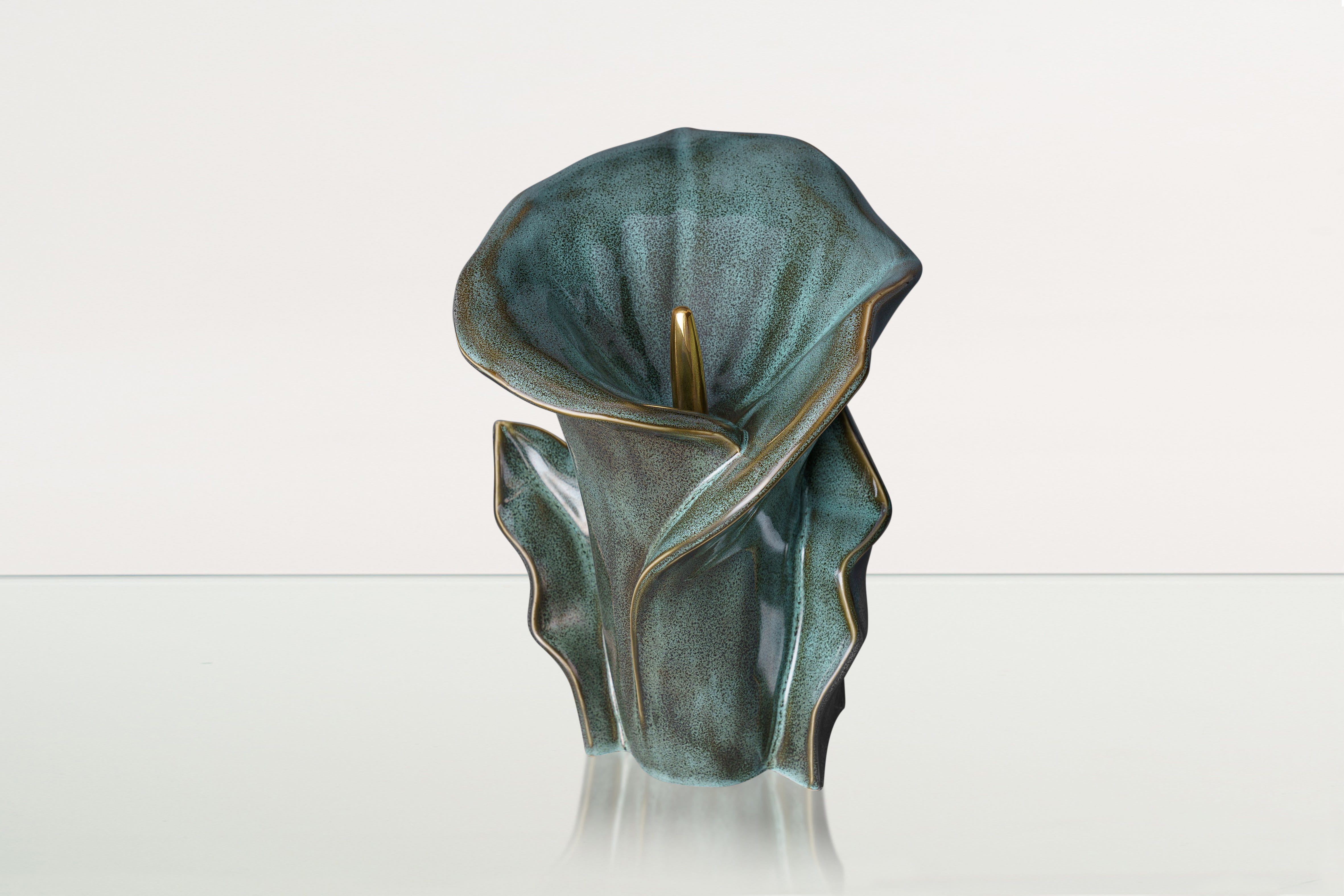 Calla Flower Memorial Urn for Ashes - Medium Urn | Oily Green Melange - Pulvis Art Urns