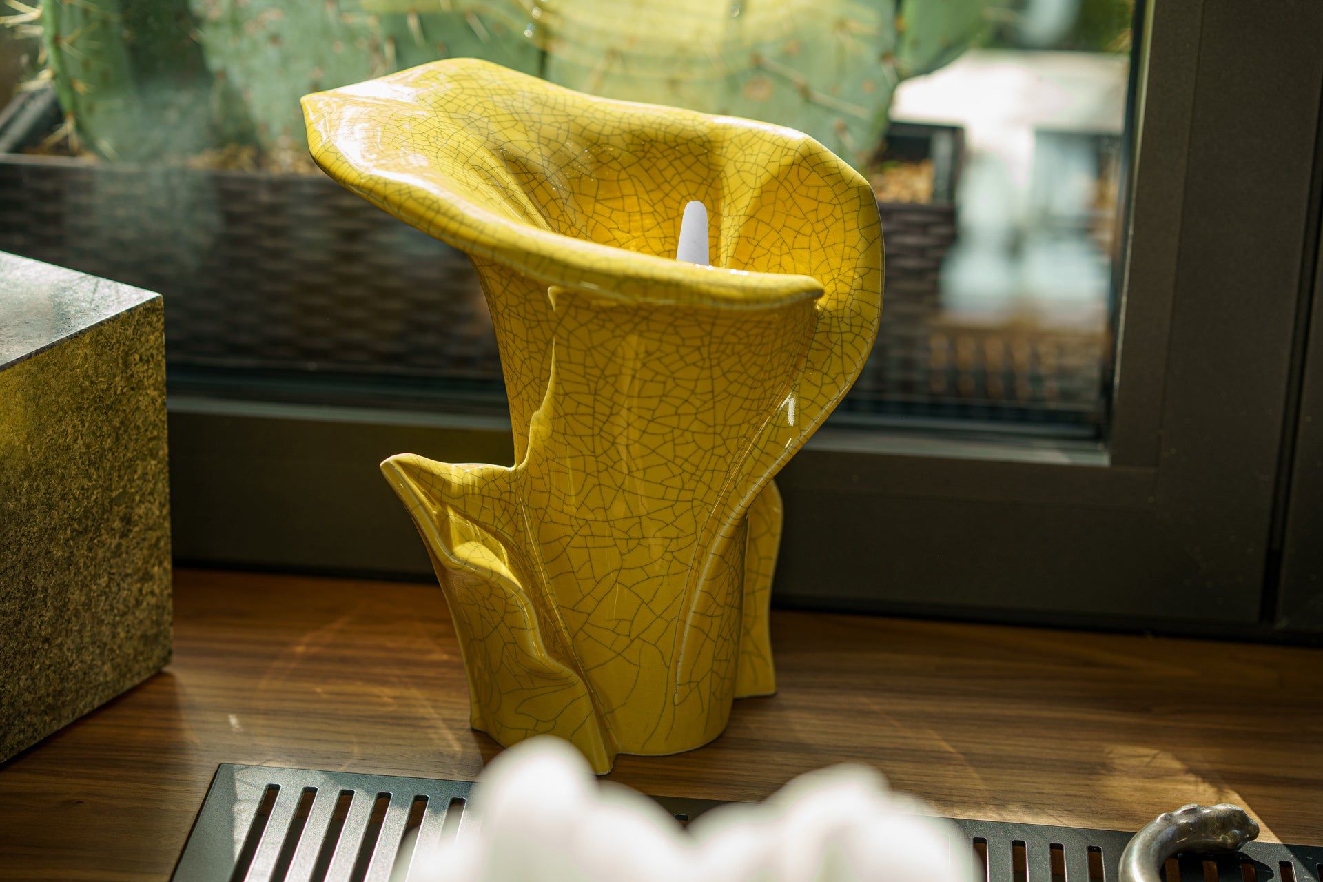 Calla Flower Memorial Urn for Ashes - Medium Urn | Yellow Craquelure - Pulvis Art Urns