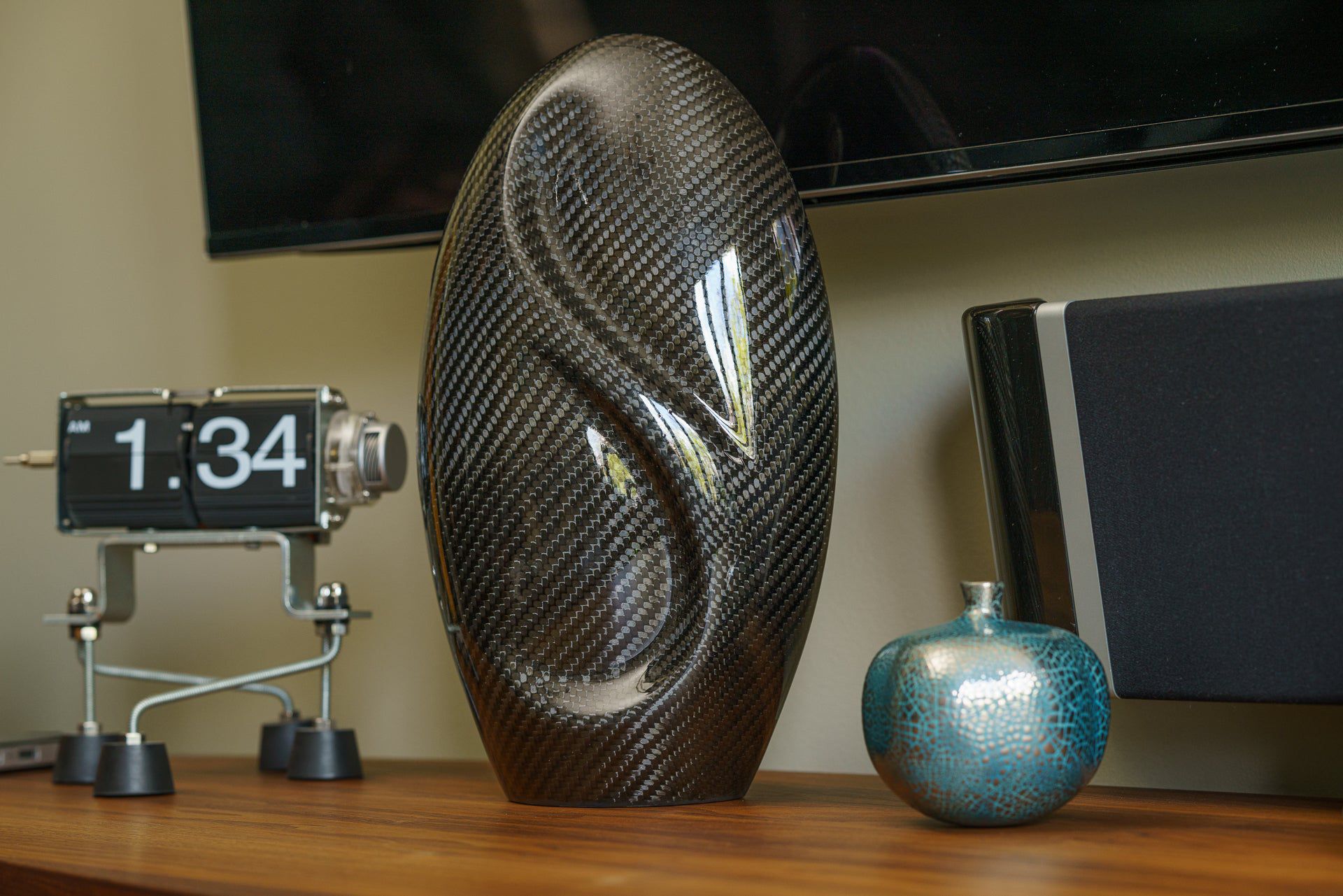 Carbon Fiber Cremation Urn "Eternity" - Twill Weave Carbon | Black Urn - Pulvis Art Urns
