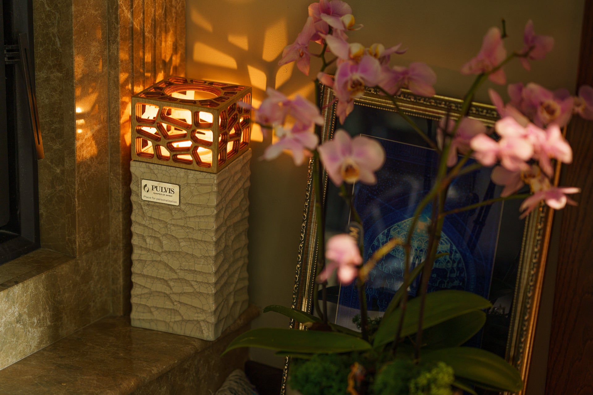 "Everlasting Flame" Cremation Urn for Ashes - Craquelure | Ceramic Urn - Pulvis Art Urns