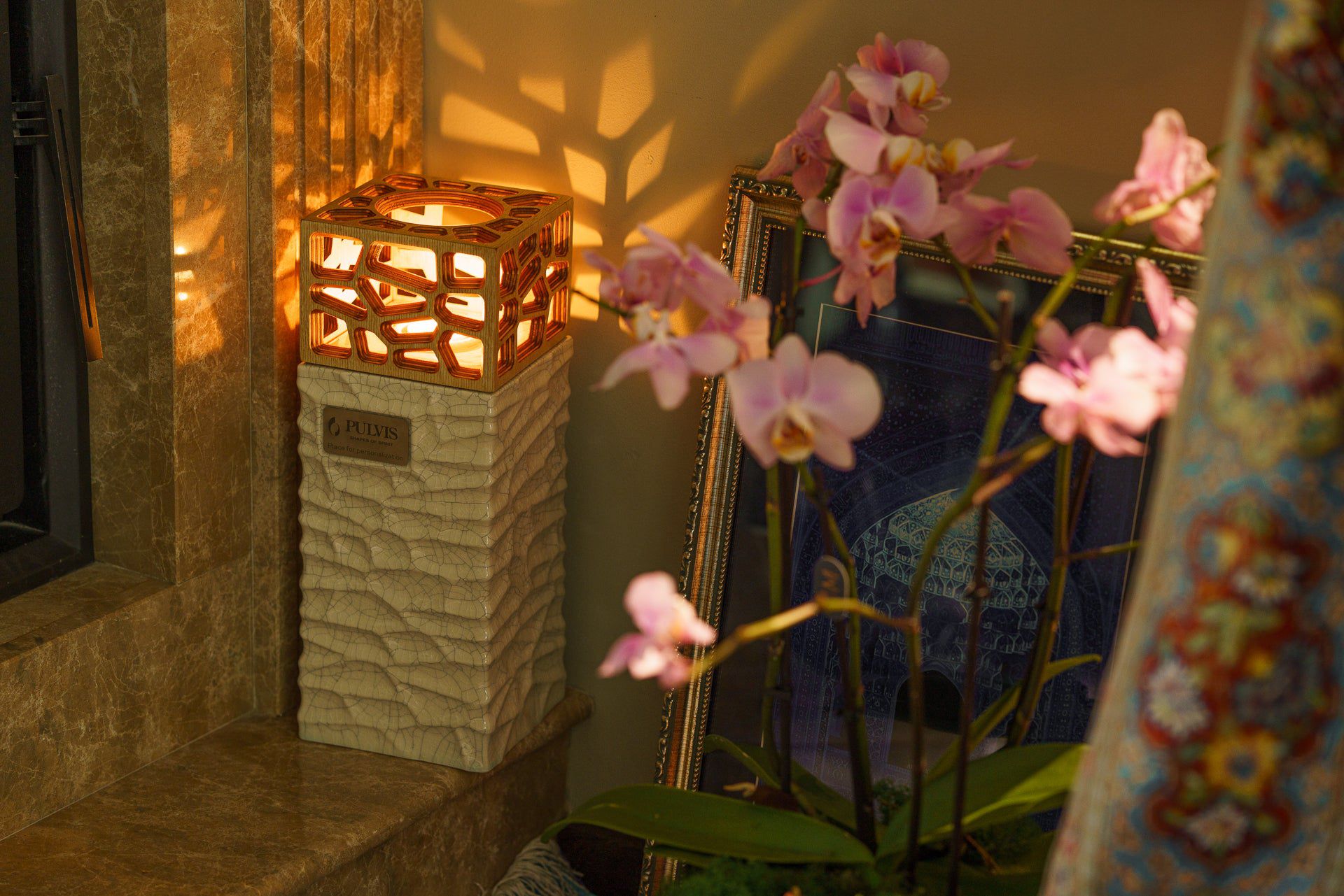 "Everlasting Flame" Cremation Urn for Ashes - Craquelure | Ceramic Urn - Pulvis Art Urns