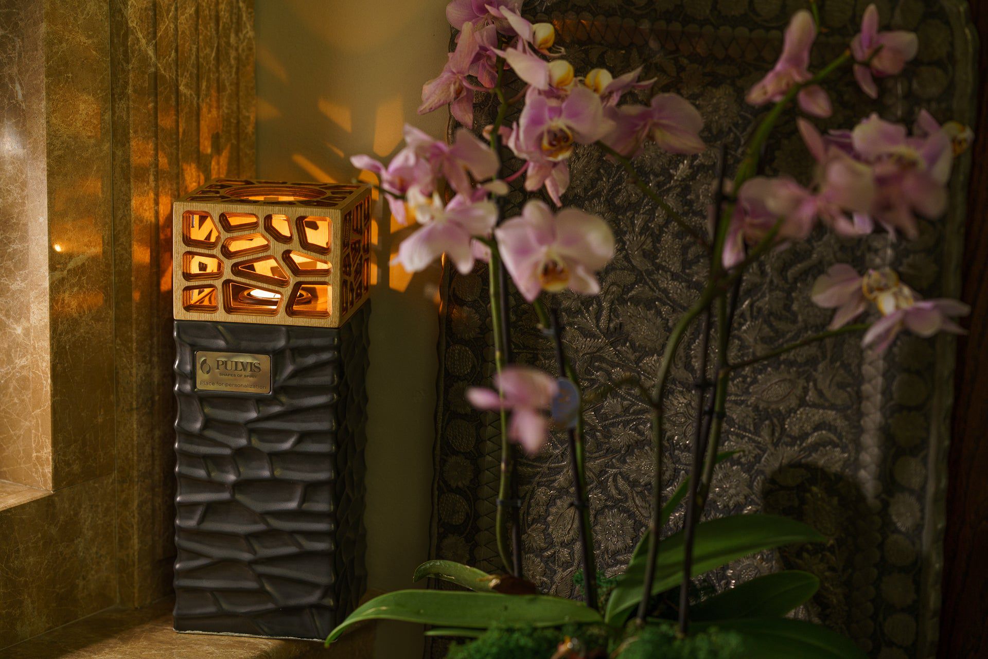 "Everlasting Flame" Cremation Urn for Ashes - Dark Matte | Ceramic Urn - Pulvis Art Urns