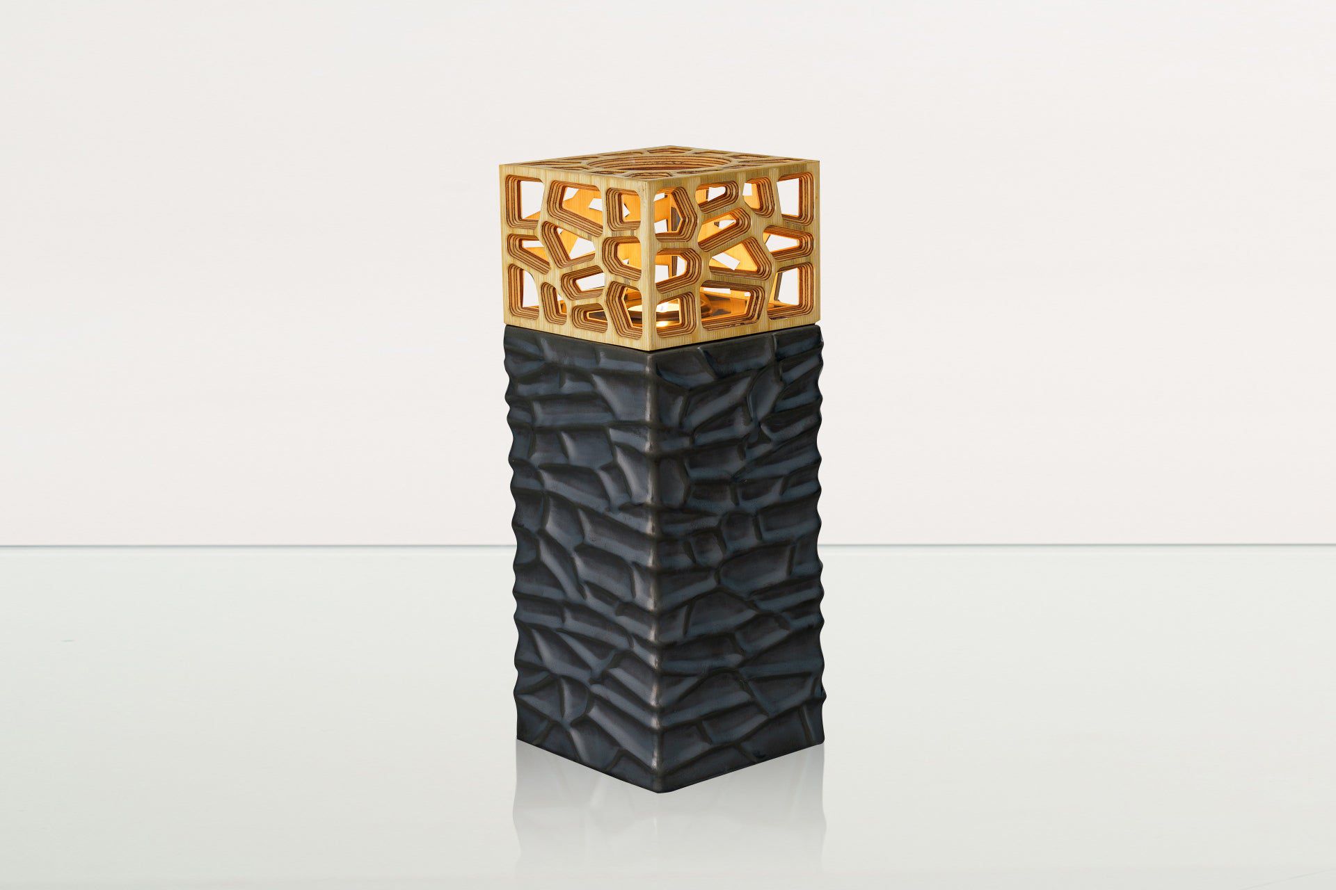 "Everlasting Flame" Cremation Urn for Ashes - Dark Matte | Ceramic Urn - Pulvis Art Urns