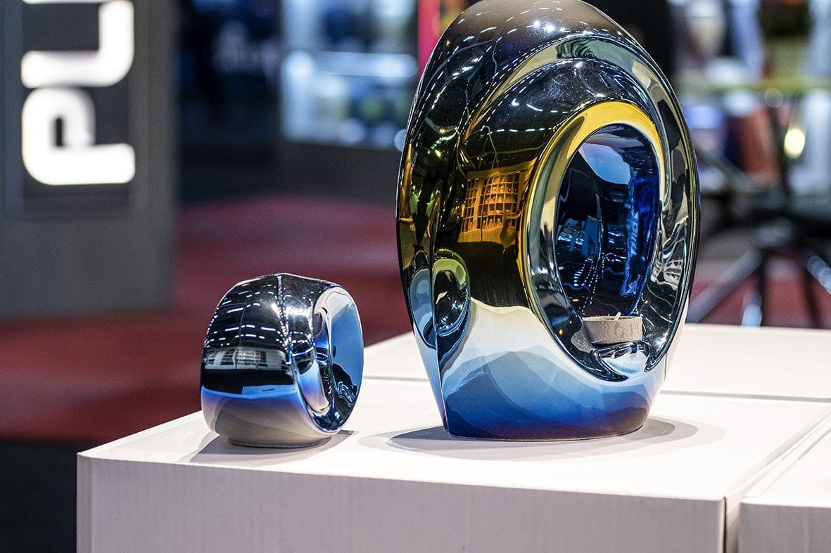 Exclusive Cremation Urn for Ashes "The Passage" - Large | Rainbow Chrome Urn - Pulvis Art Urns