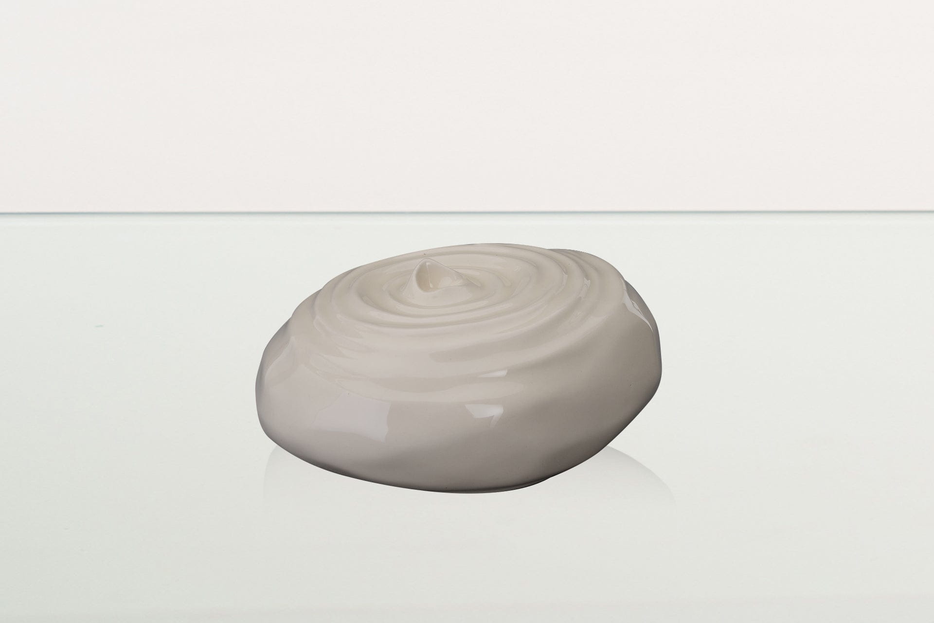 Handmade Cremation Urn for Ashes "Resonance" - Large | Off-white | Ceramic Urn - Pulvis Art Urns