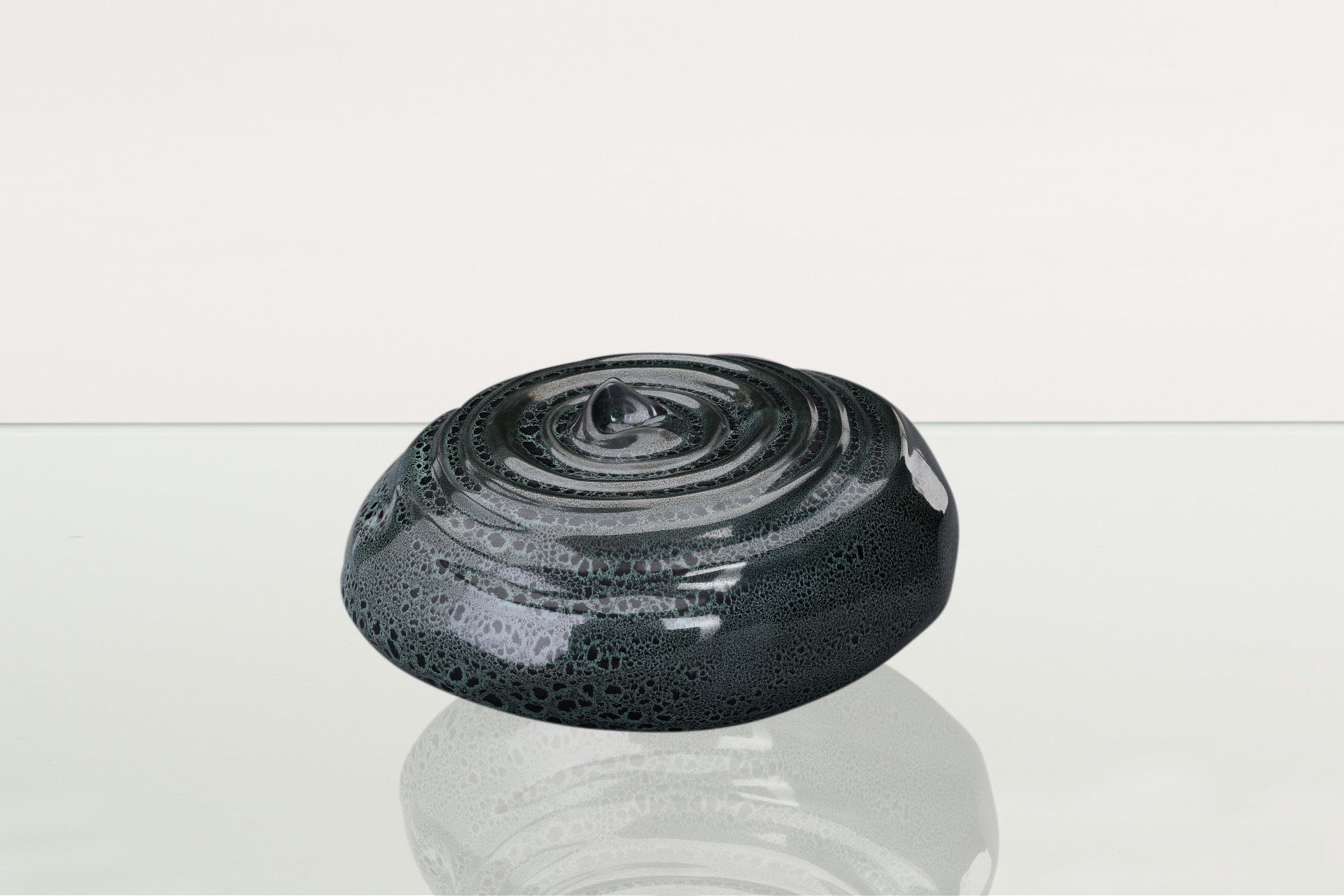 Handmade Cremation Urn for Ashes "Resonance" - Large Urn | Black Melange | Ceramic - Pulvis Art Urns