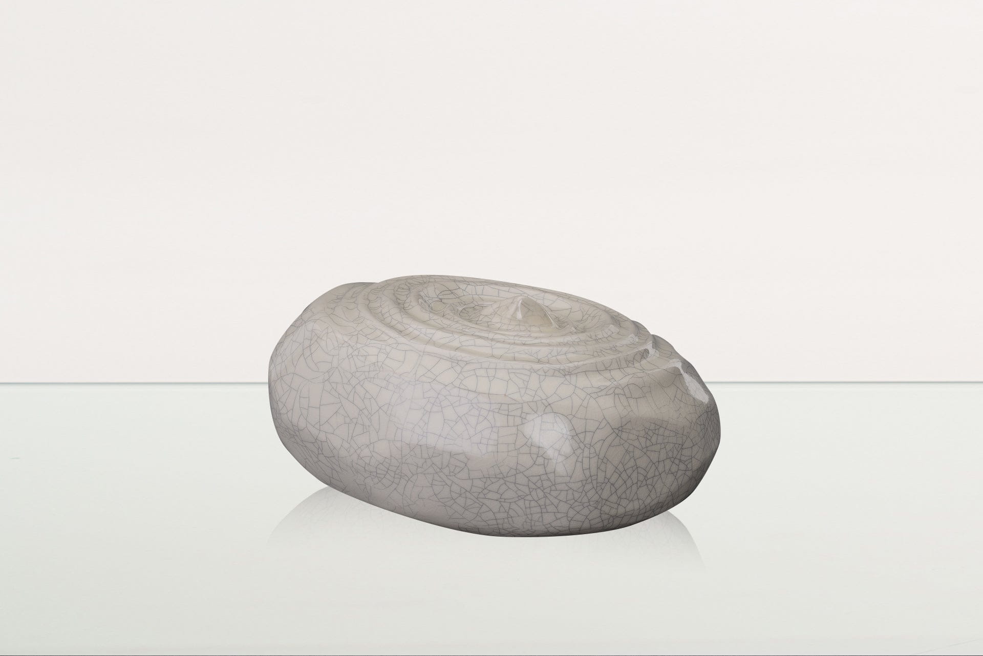 Handmade Cremation Urn for Ashes "Resonance" - Large Urn | Craquelure | Ceramic - Pulvis Art Urns