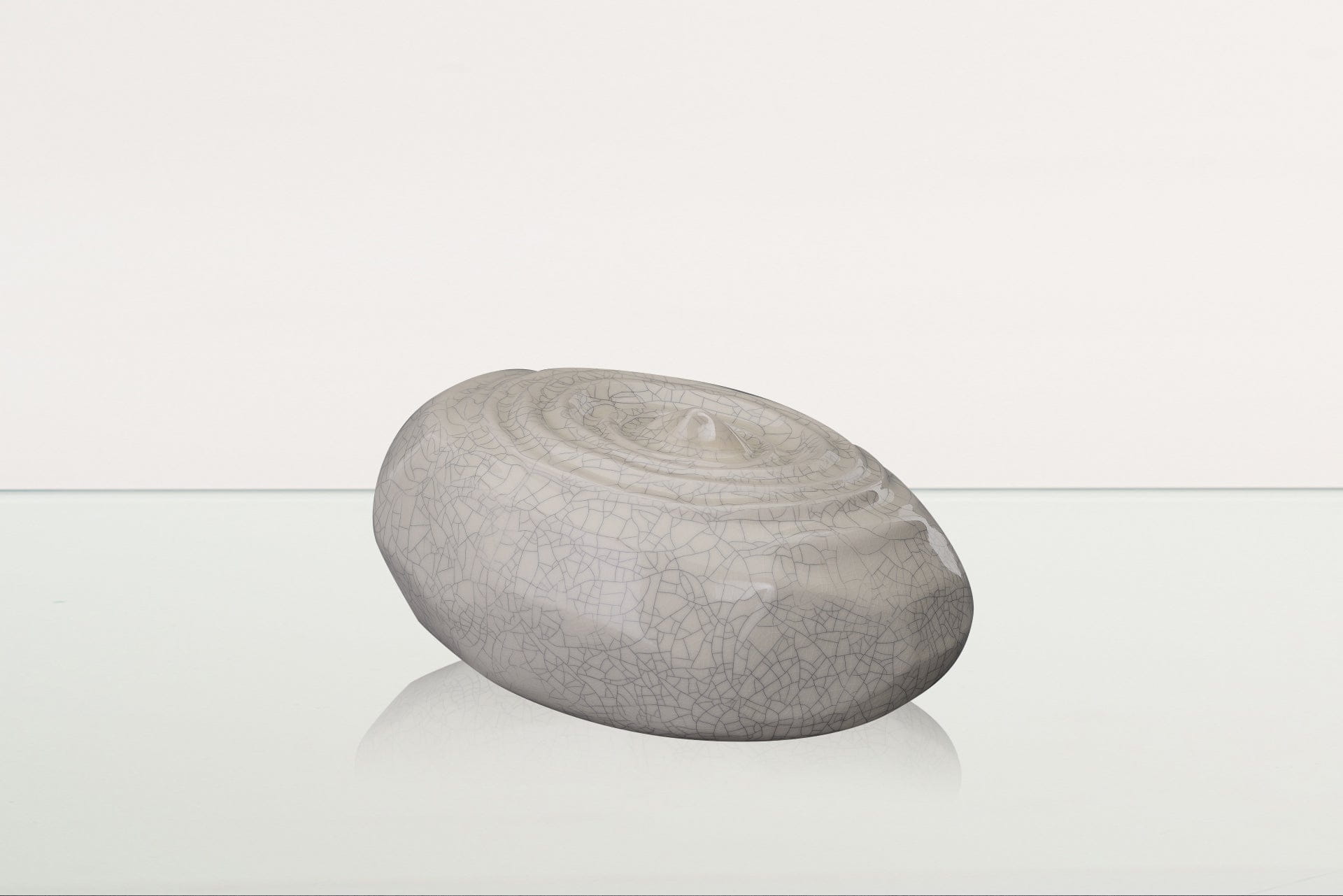 Handmade Cremation Urn for Ashes "Resonance" - Large Urn | Craquelure | Ceramic - Pulvis Art Urns