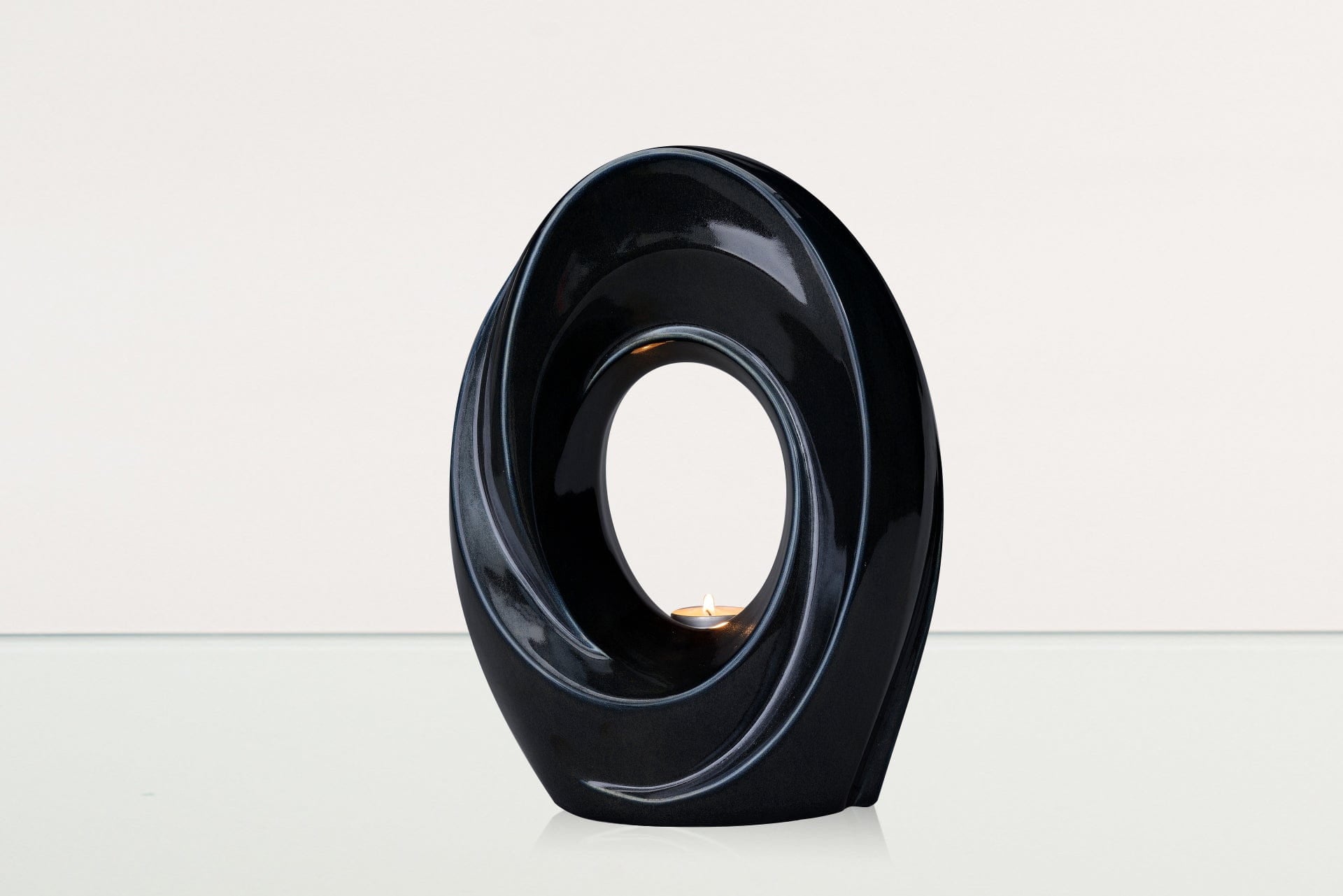 Handmade Cremation Urn for Ashes "The Passage" - Large | Black Gloss Melange | Ceramic - Pulvis Art Urns