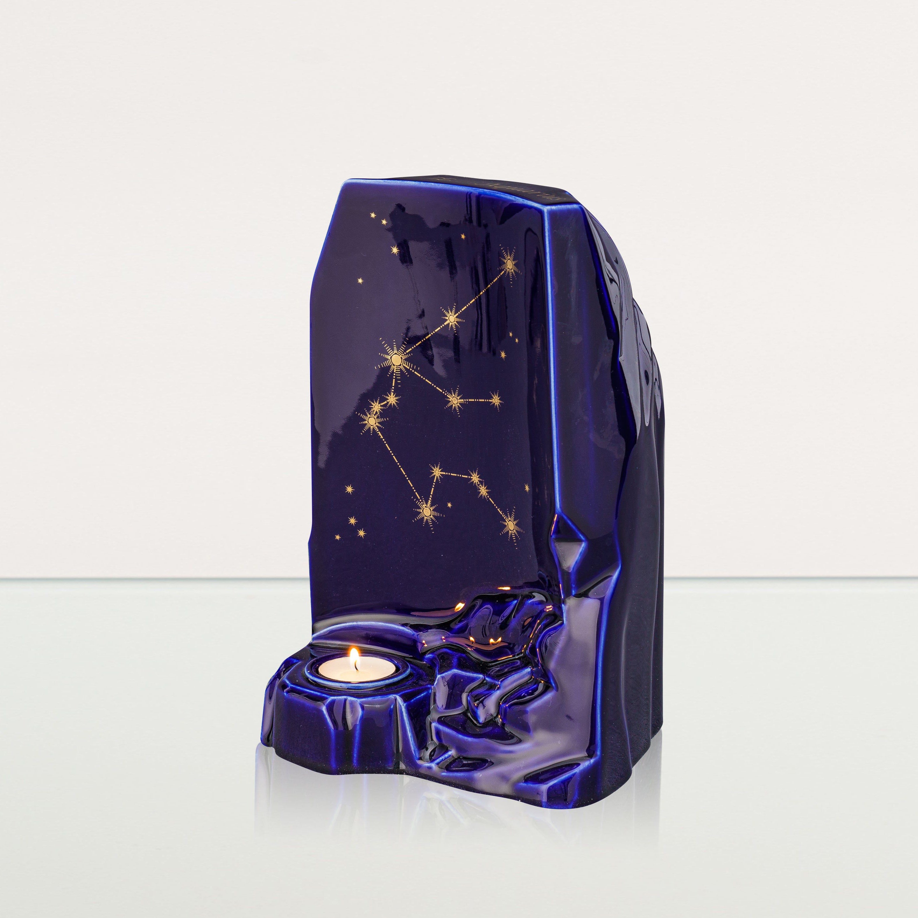 Zodiac Urn for Ashes "Aquarius" - Large | Star Sign Urn - Pulvis Art Urns