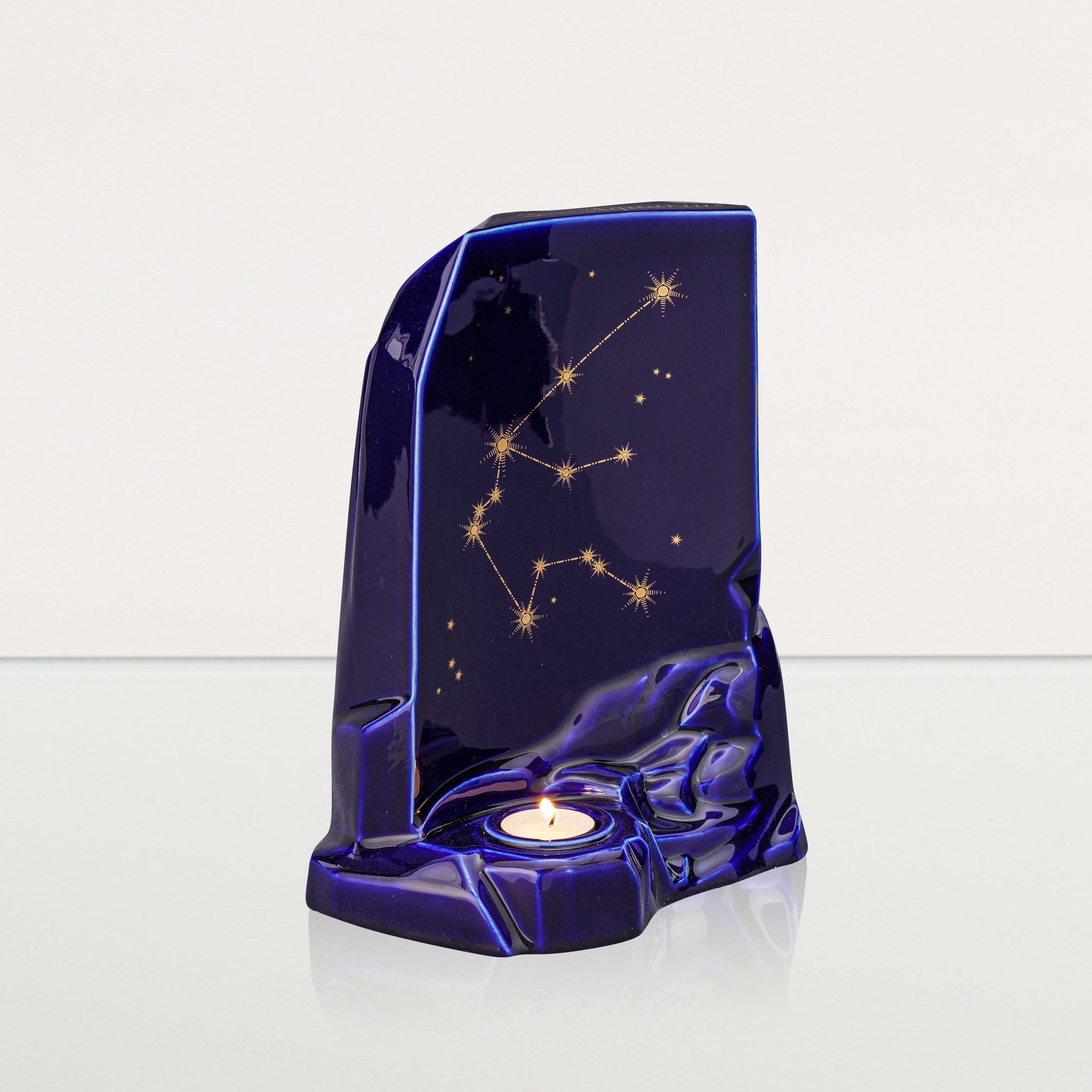 Zodiac Urn for Ashes "Aquarius" - Large | Star Sign Urn - Pulvis Art Urns