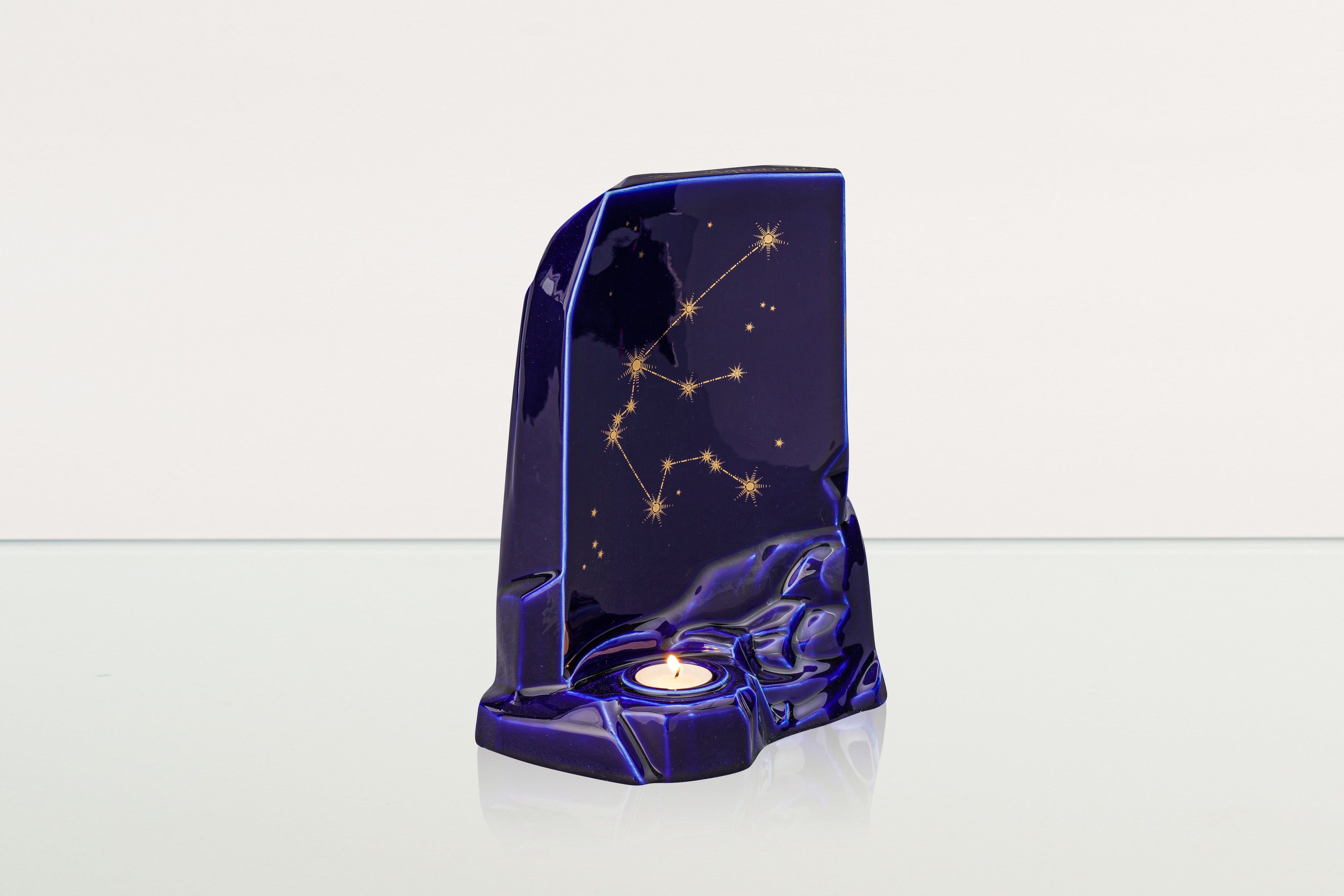 Zodiac Urn for Ashes "Aquarius" - Large | Star Sign Urn - Pulvis Art Urns