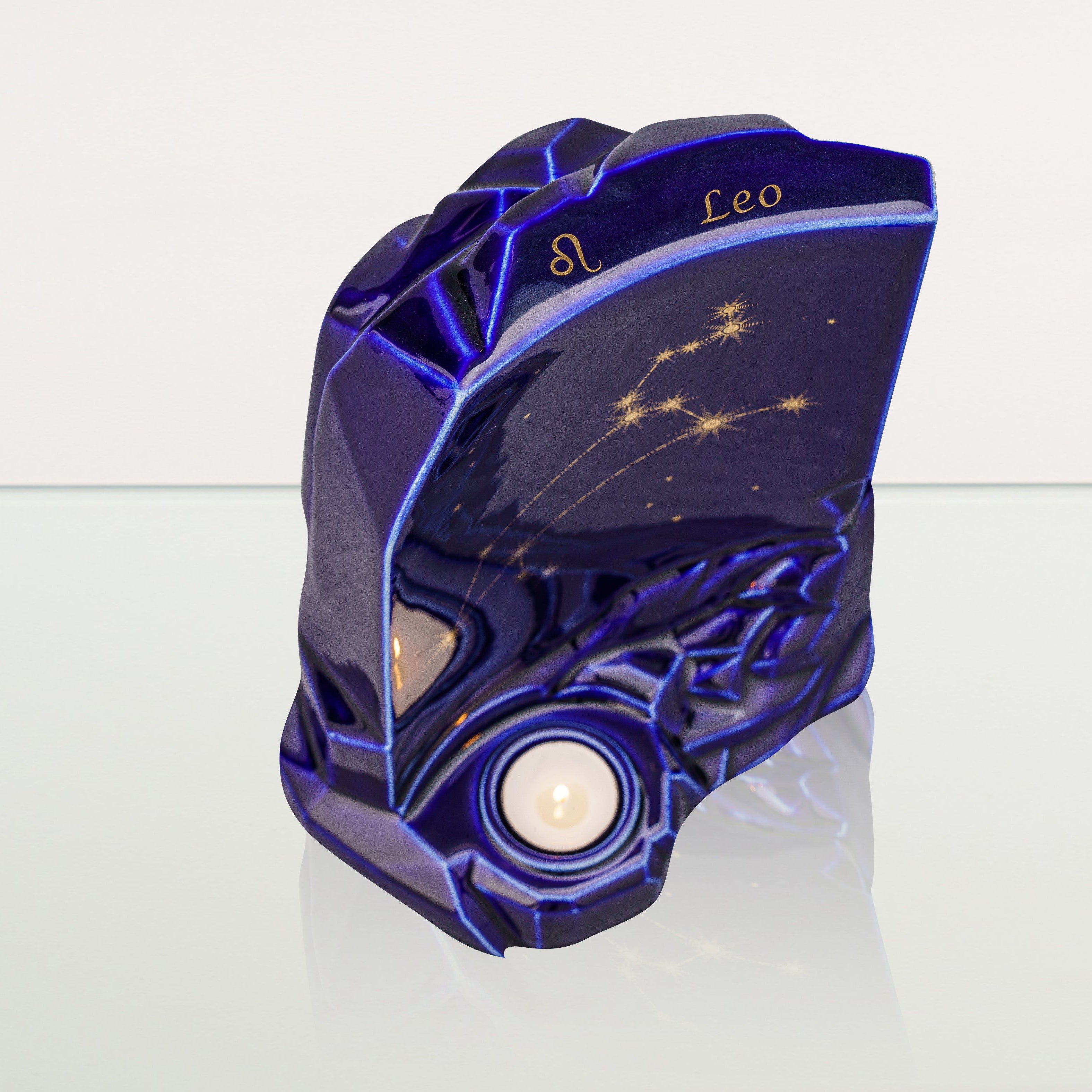 Zodiac Urn for Ashes "Leo" - Large | Star Sign Urn - Pulvis Art Urns