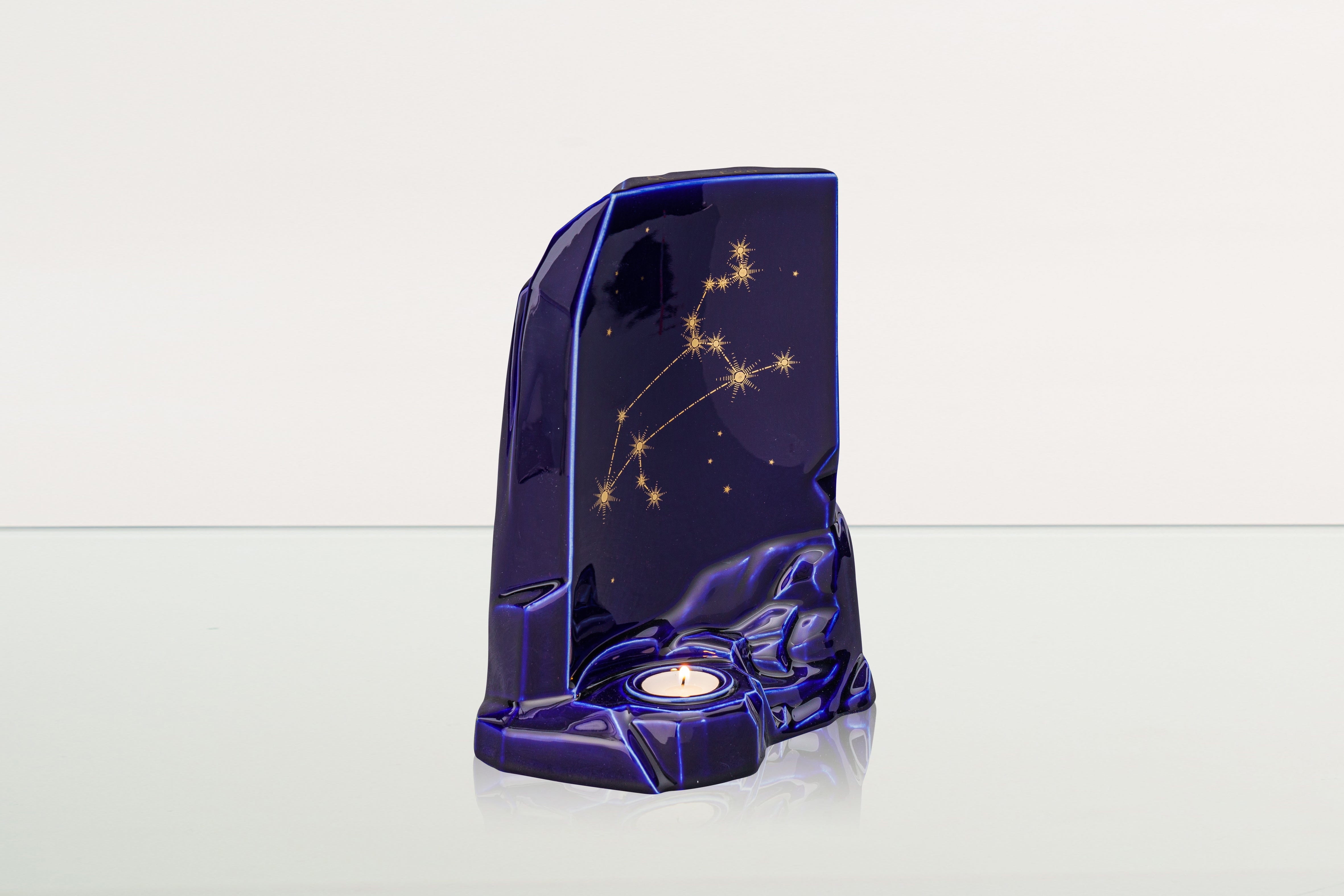 Zodiac Urn for Ashes "Leo" - Large | Star Sign Urn - Pulvis Art Urns