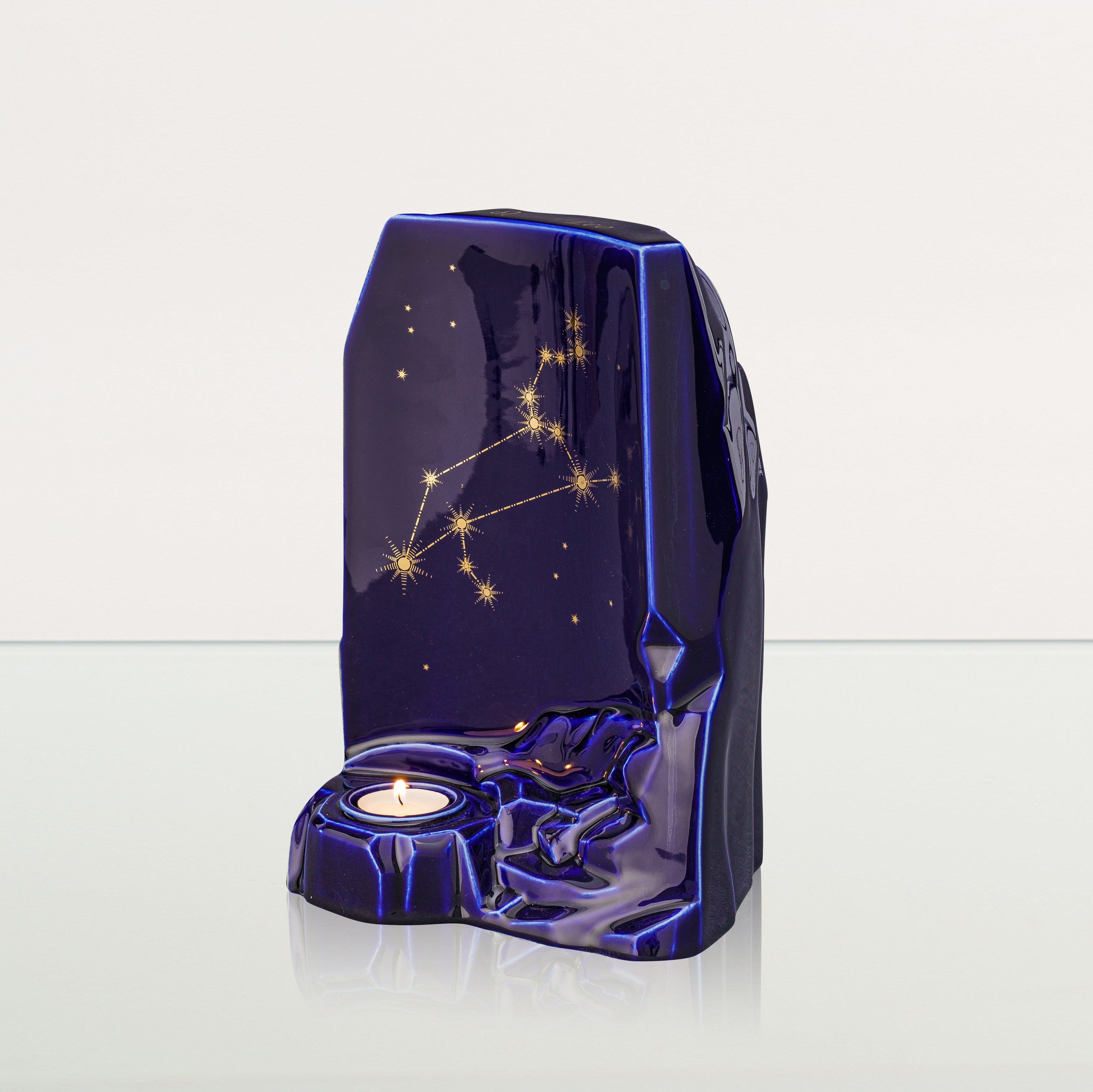 Zodiac Urn for Ashes "Leo" - Large | Star Sign Urn - Pulvis Art Urns