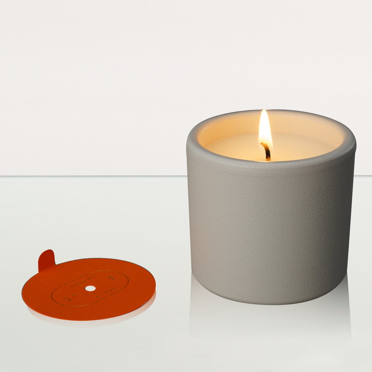 Artisan Scented Candle - Saffron / Vanilla / Cardamom - Pulvis Art Urns