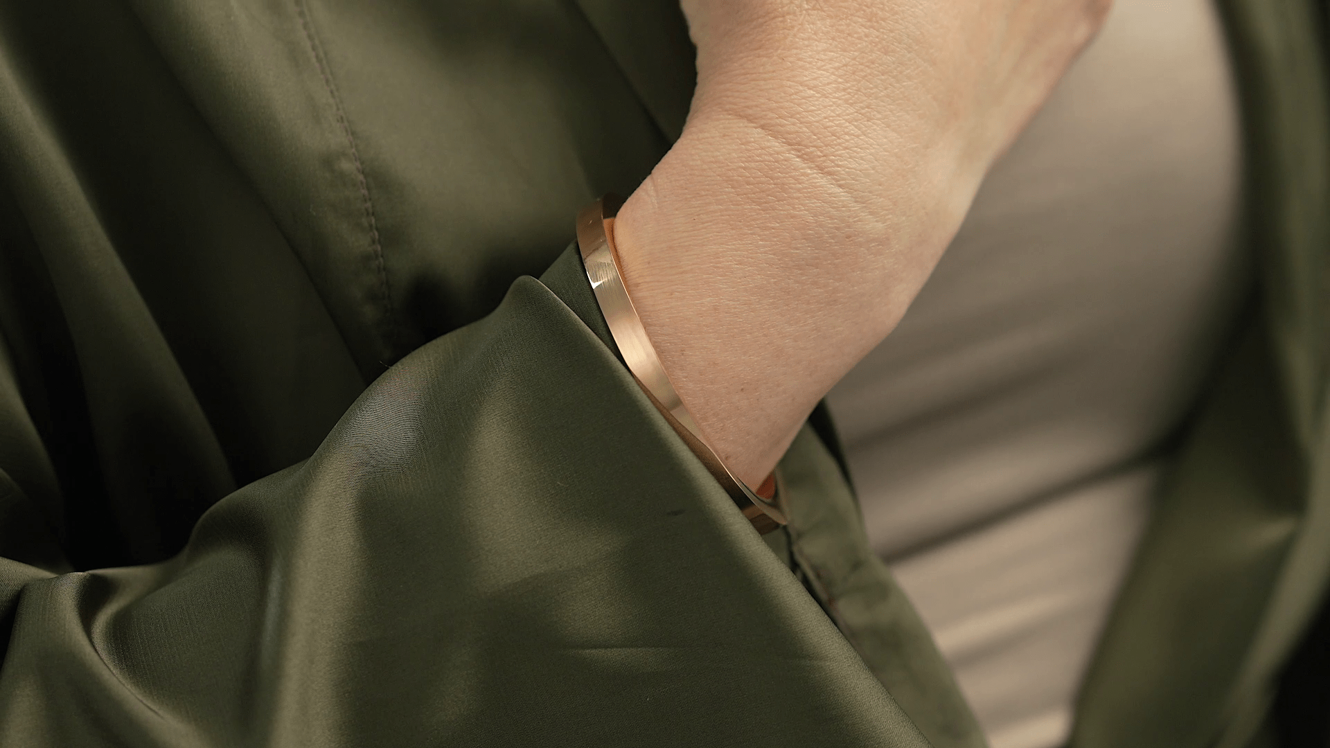 Cremation Bracelet – Elegance | Stainless Steel | Memorial Jewelry | Silver Finish - Pulvis Art Urns