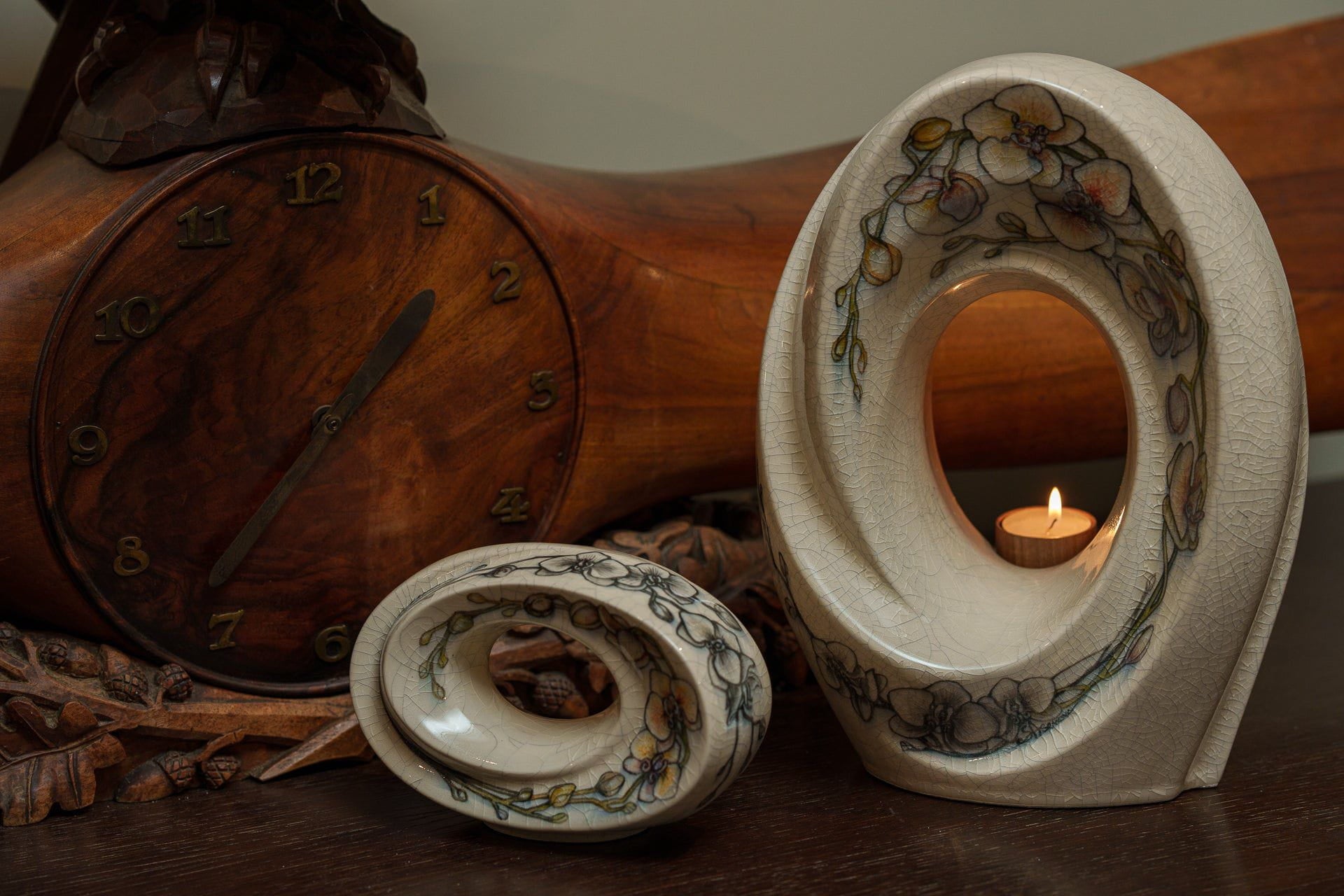 Handmade Decorated Urn "The Passage - Orchids" - Medium | Ceramic - Pulvis Art Urns