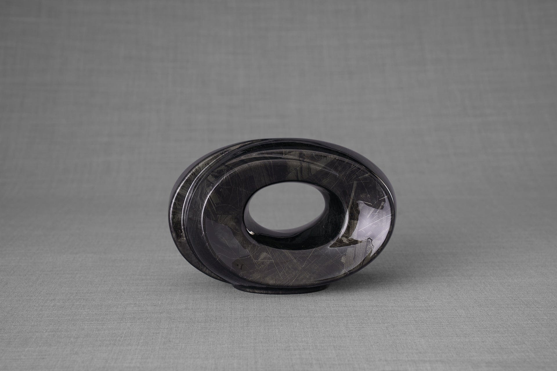 HydroGraphics Urn "The Passage - Carbon" - Keepsake | Ceramic | Hydro Dipping - Pulvis Art Urns