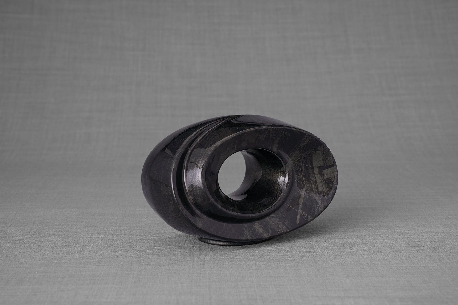 HydroGraphics Urn "The Passage - Carbon" - Keepsake | Ceramic | Hydro Dipping - Pulvis Art Urns