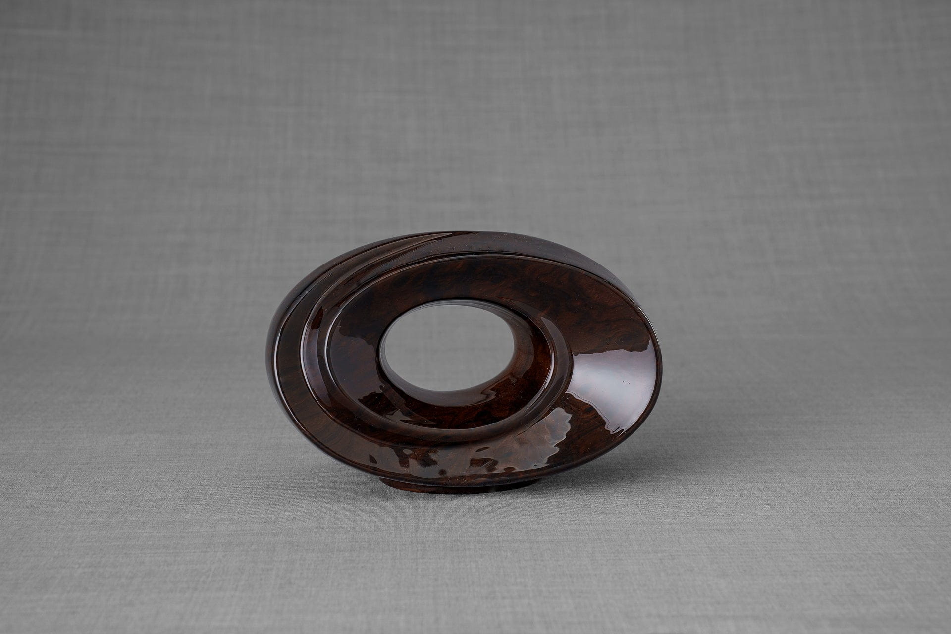 HydroGraphics Urn "The Passage - Mahagony" - Keepsake | Ceramic | Hydro Dipping - Pulvis Art Urns