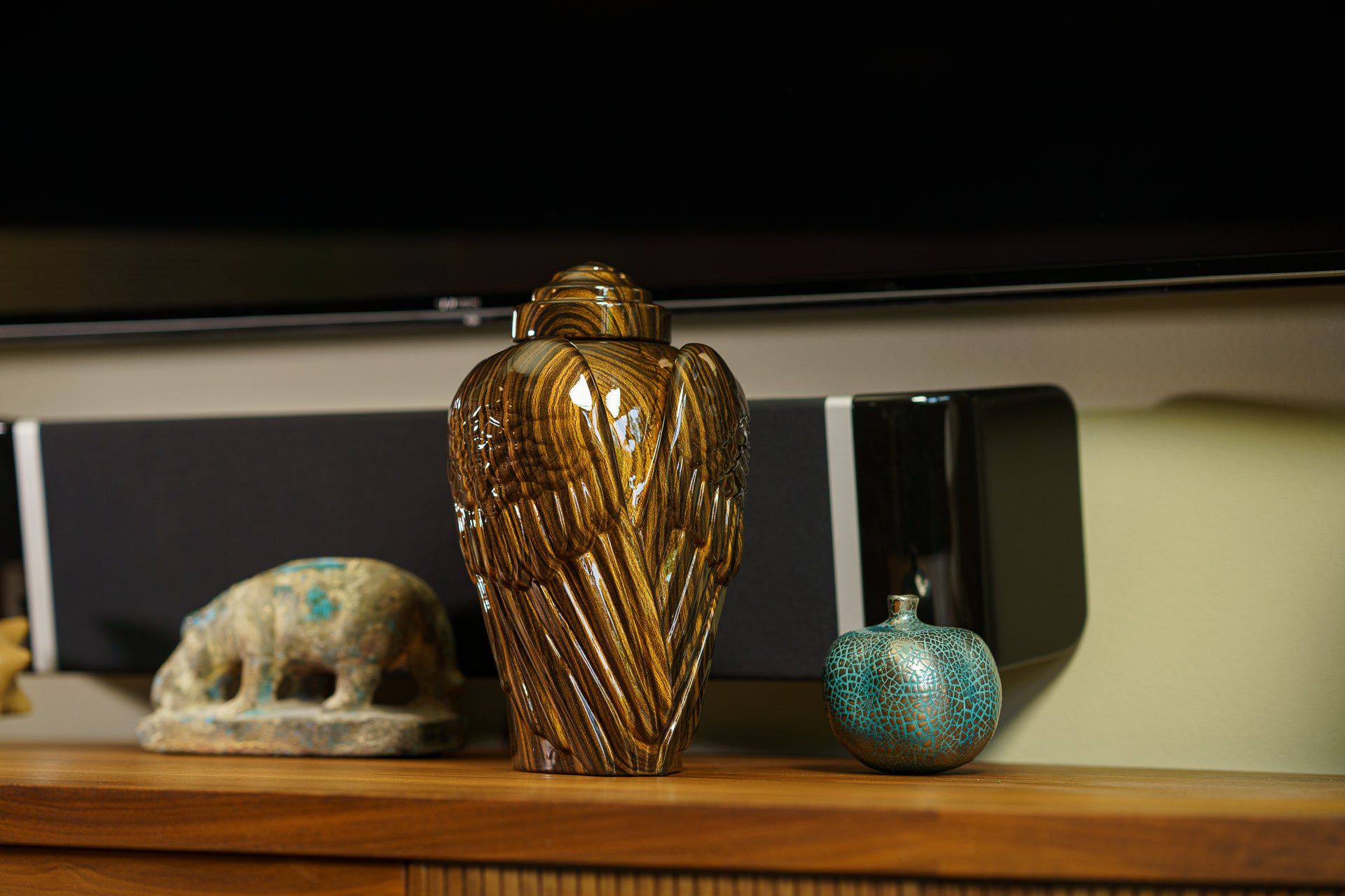 HydroGraphics Urn "Wings - Wood Stripes" - Large | Ceramic | Hydro Dipping - Pulvis Art Urns
