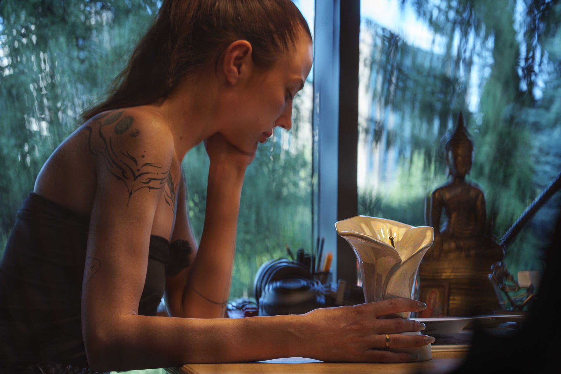 Calla Lily Keepsake Urn - Pearly White | Ceramic - Pulvis Art Urns