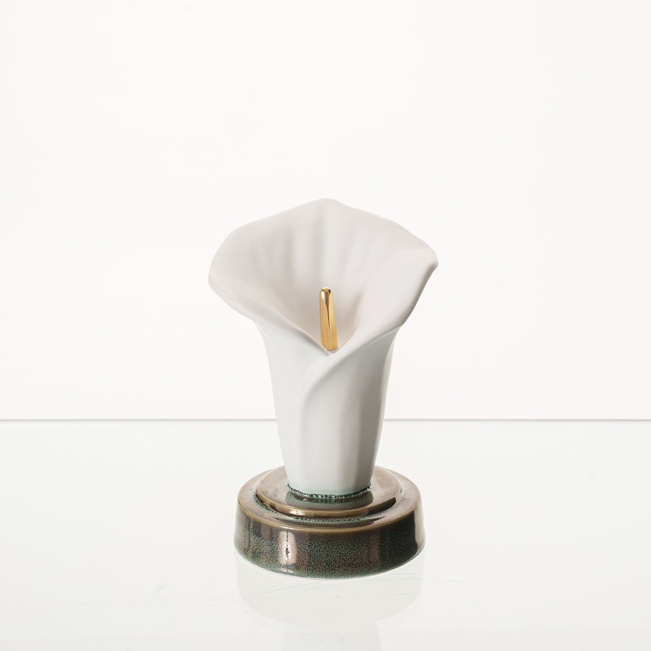 Calla Lily Keepsake Urn - White Matte | Ceramic - Pulvis Art Urns