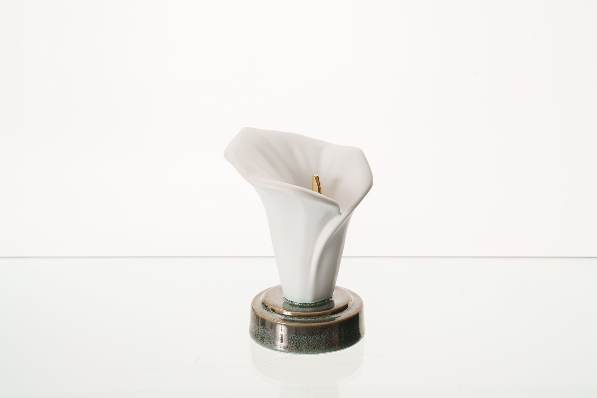 Calla Lily Keepsake Urn - White Matte | Ceramic - Pulvis Art Urns