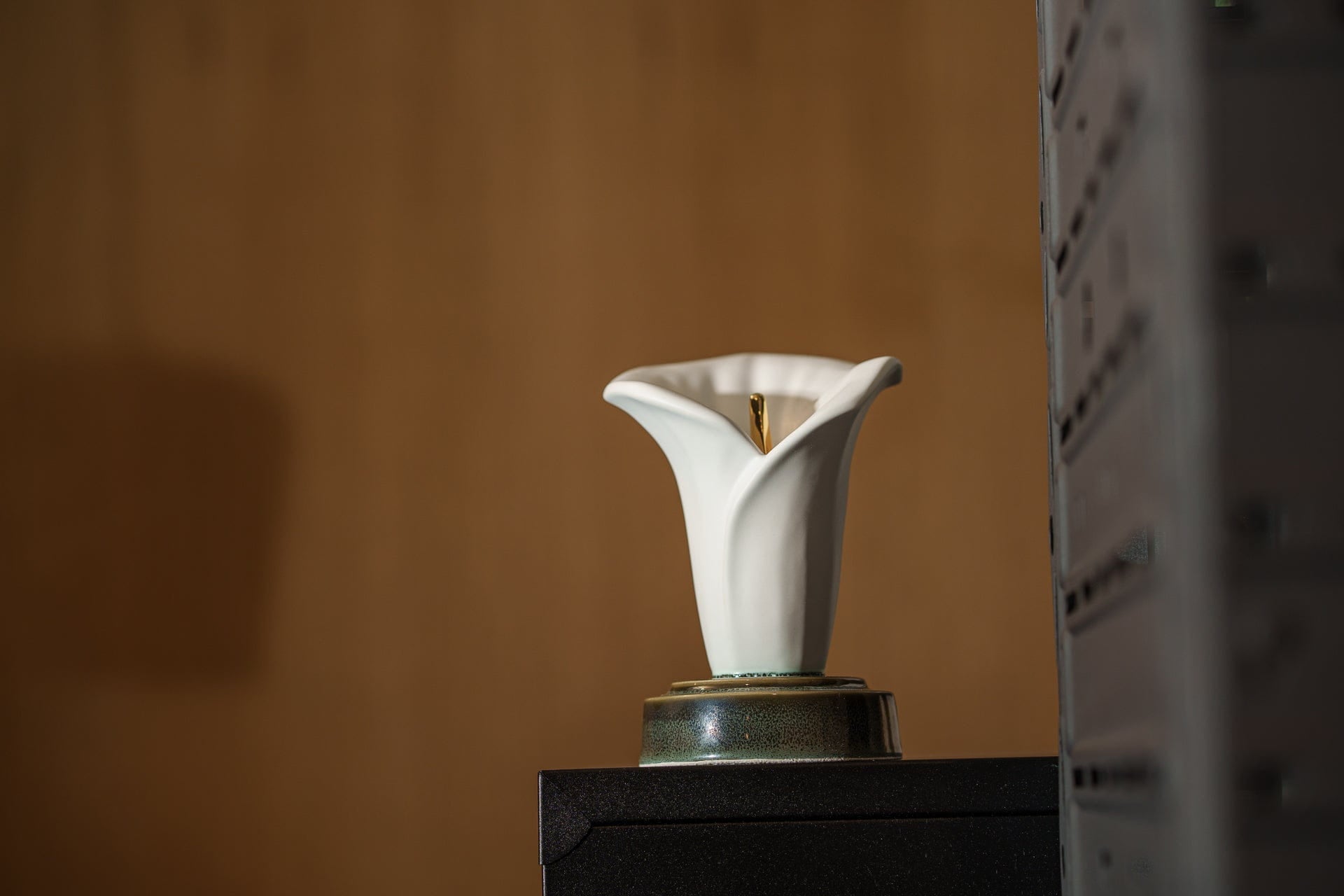 Calla Lily Keepsake Urn - White Matte | Ceramic - Pulvis Art Urns