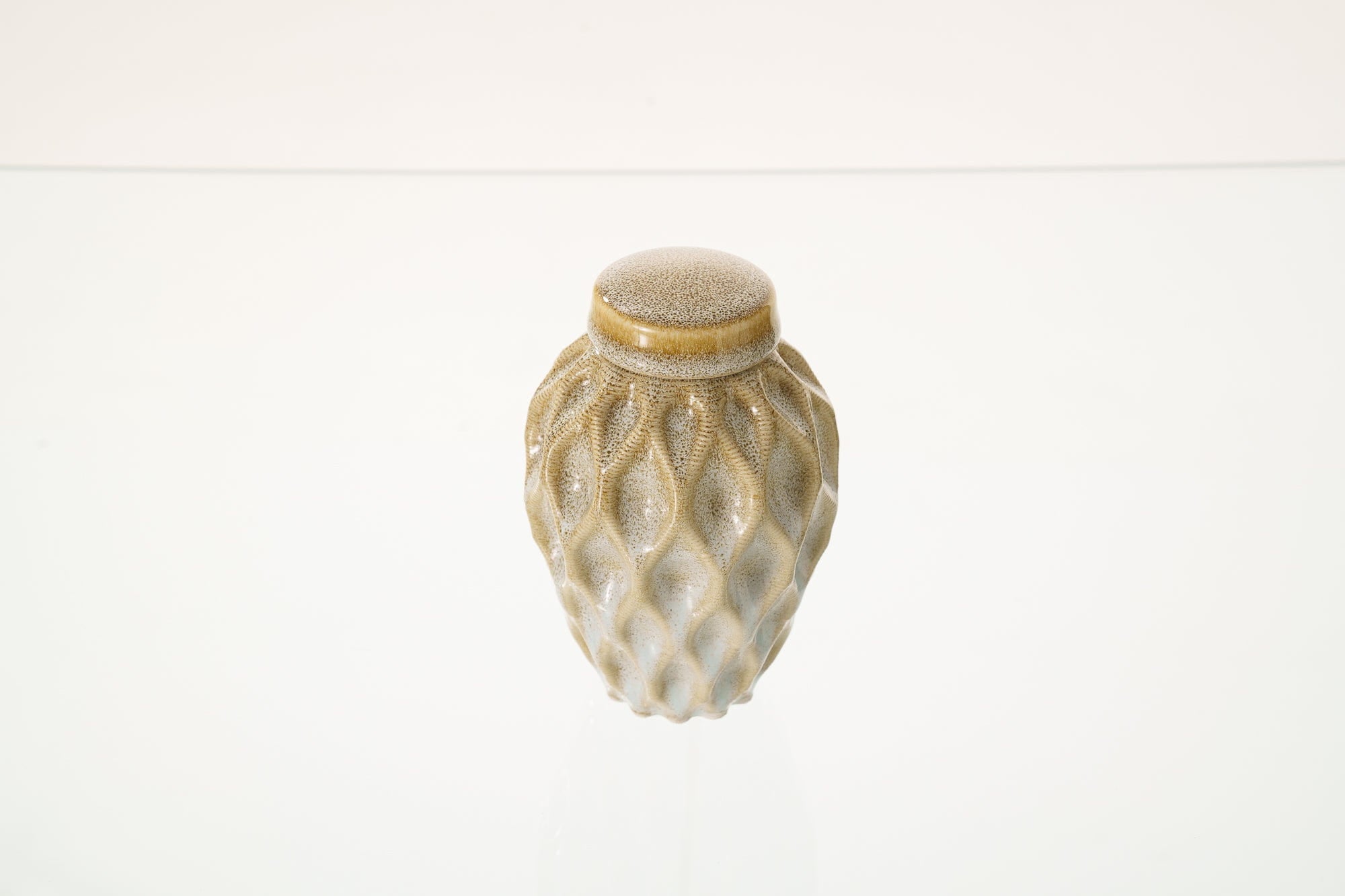 Cremation Urn "Echo" - 3D Printed Ceramic Urn | Light Sand Melange | Keepsake - Pulvis Art Urns