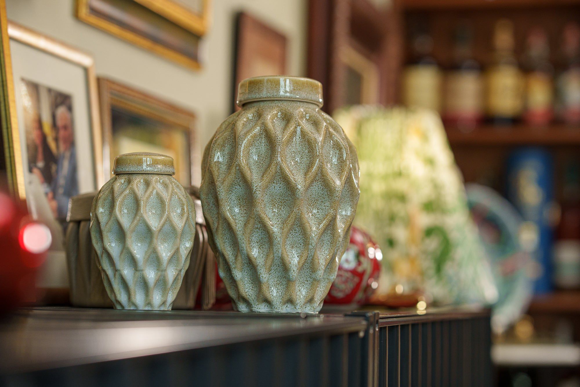 Cremation Urn "Echo" - 3D Printed Ceramic Urn | Light Sand Melange | Keepsake - Pulvis Art Urns