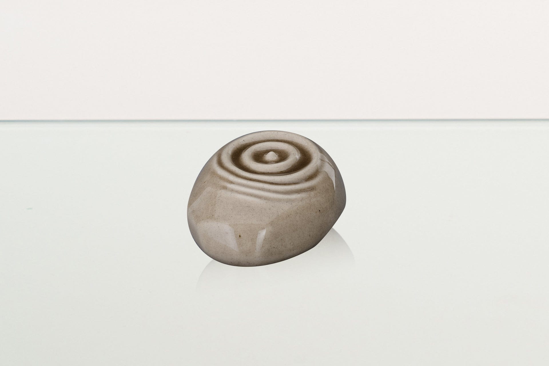 Handmade Cremation Keepsake Urn "Resonance" - Small Urn | Beige Grey | Ceramic - Pulvis Art Urns