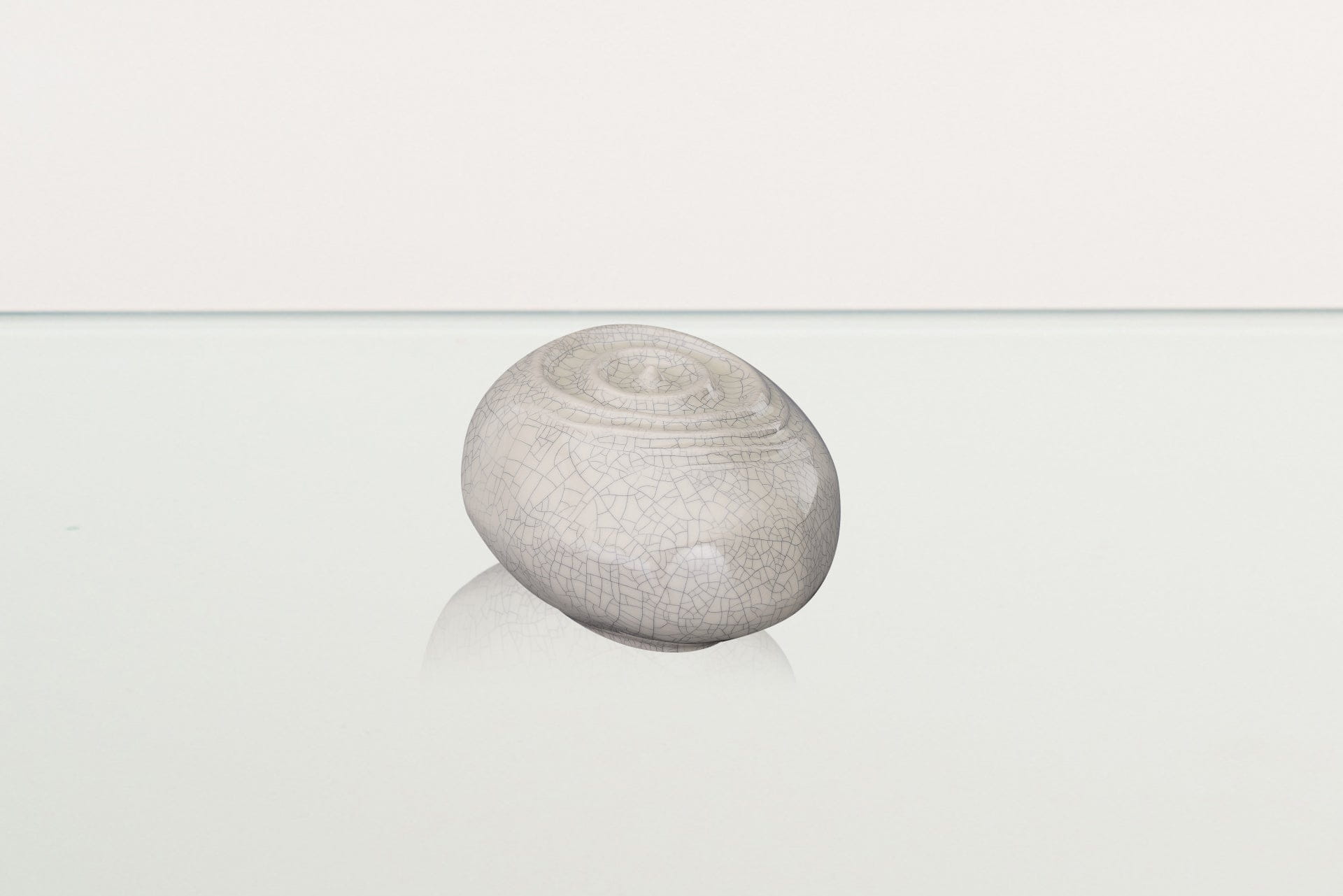 Handmade Cremation Keepsake Urn "Resonance" - Small Urn | Craquelure | Ceramic - Pulvis Art Urns