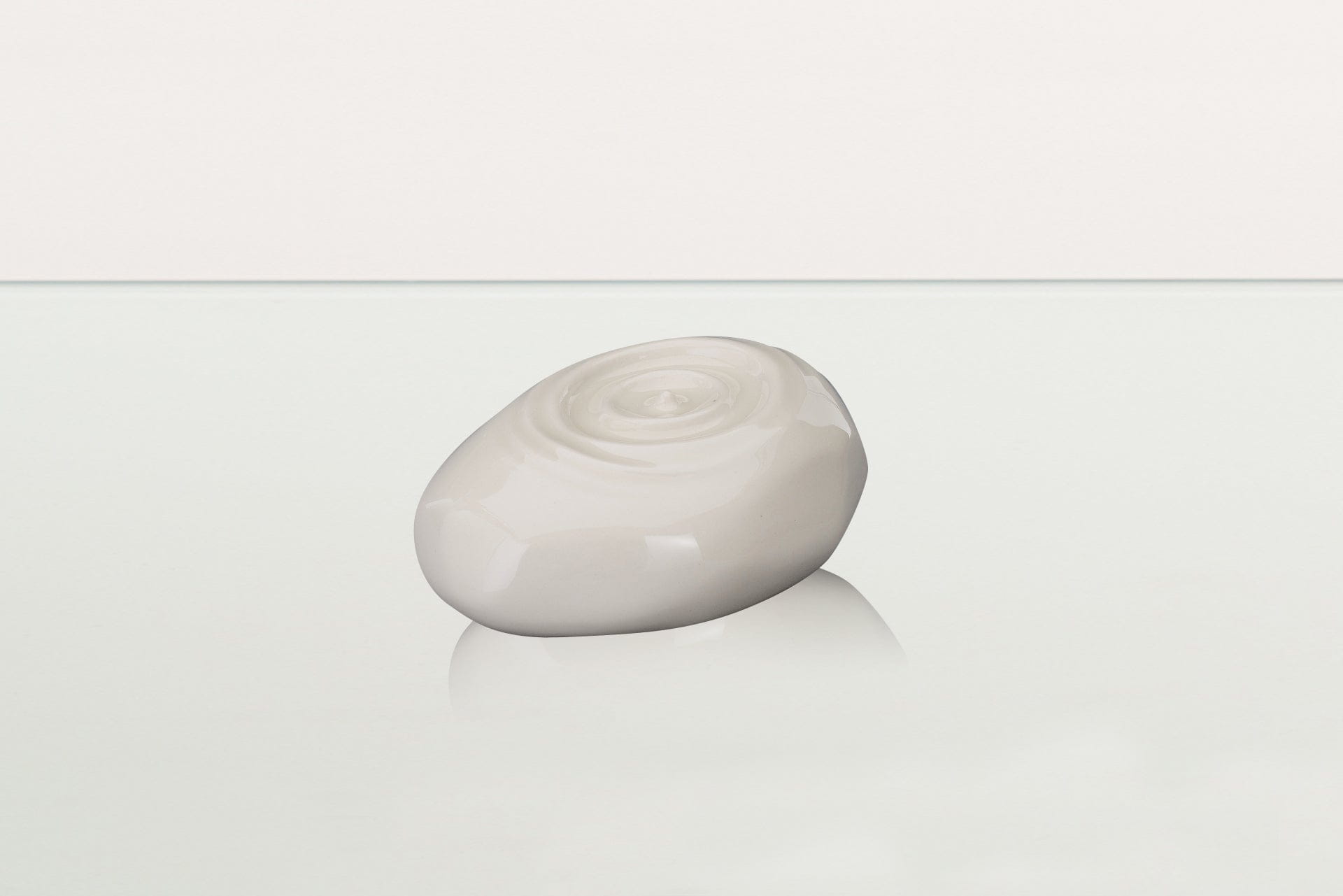 Handmade Cremation Keepsake Urn "Resonance" - Small Urn | Off-white | Ceramic - Pulvis Art Urns