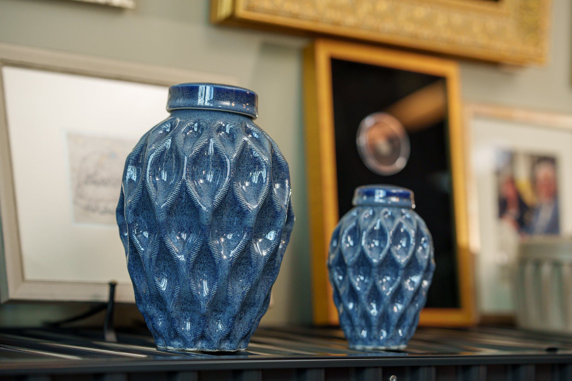 Cremation Urn "Echo" - 3D Printed Ceramic Urn | Blue Melange | Medium - Pulvis Art Urns