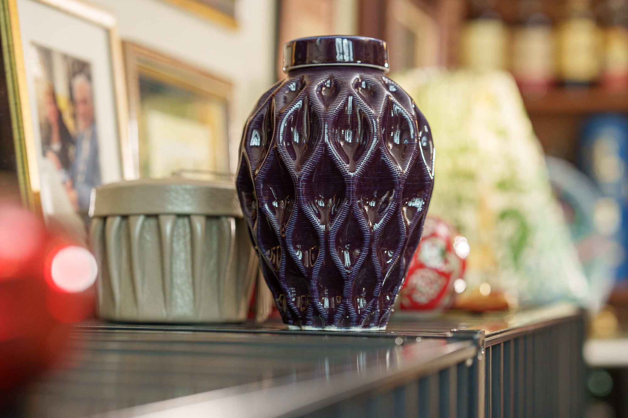 Cremation Urn "Echo" - 3D Printed Ceramic Urn | Violet | Medium - Pulvis Art Urns