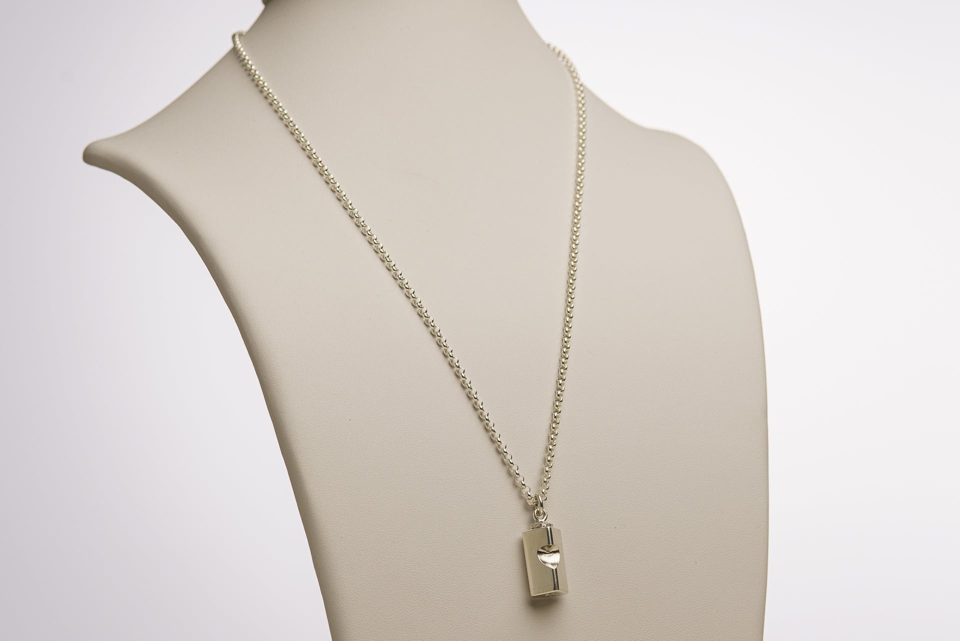 Memorial Cremation Necklace – Heart | Silver | Handmade Cremation Jewelry - Pulvis Art Urns