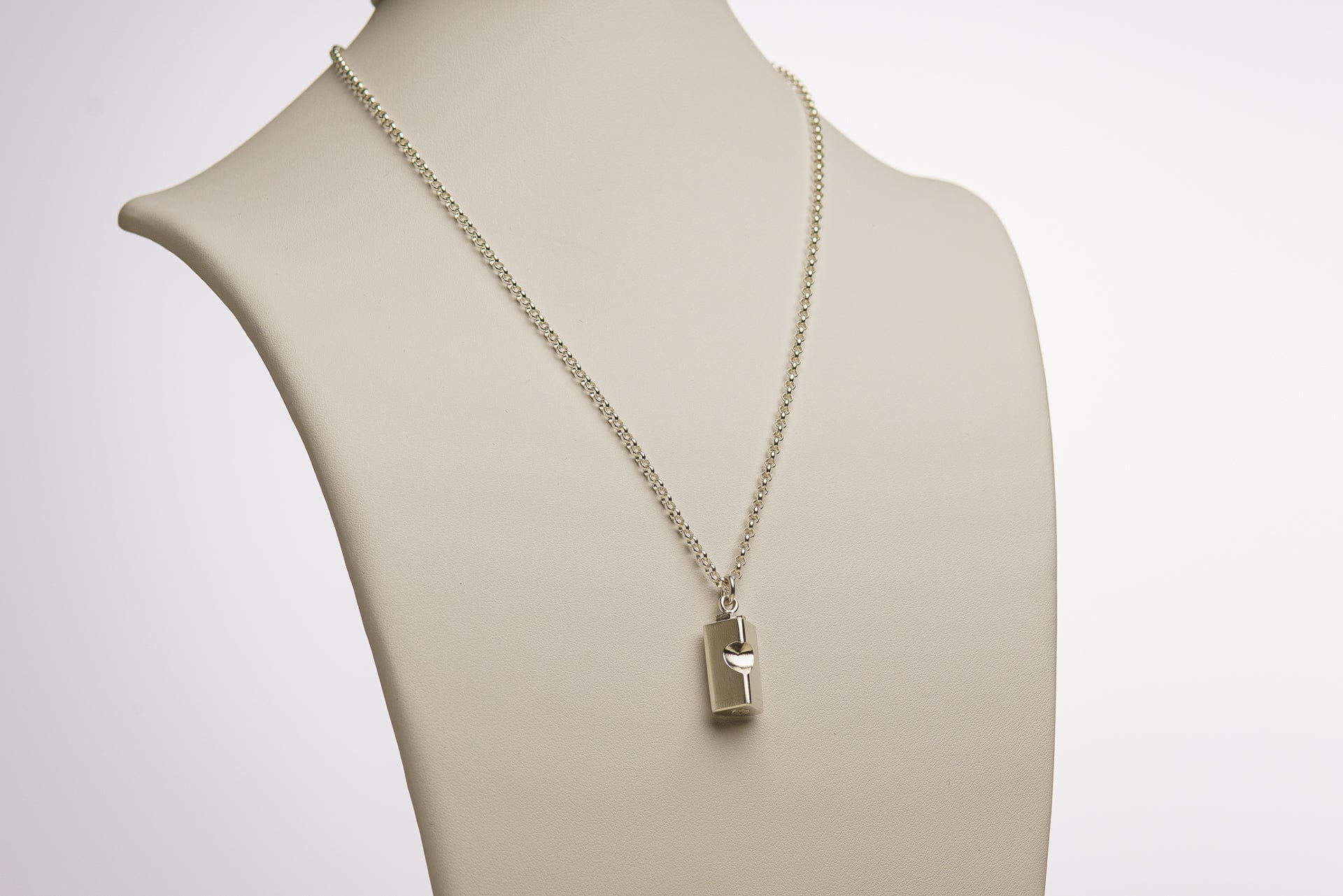 Memorial Cremation Necklace – Heart | Silver | Handmade Cremation Jewelry - Pulvis Art Urns