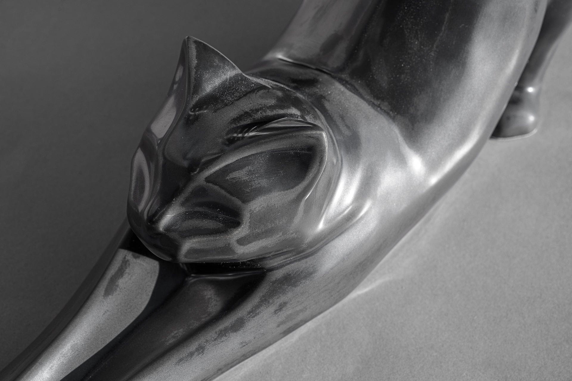 Cat Cremation Urn For Ashes "Grace" - Dark Matte | Ceramic Pet Urn - Pulvis Art Urns