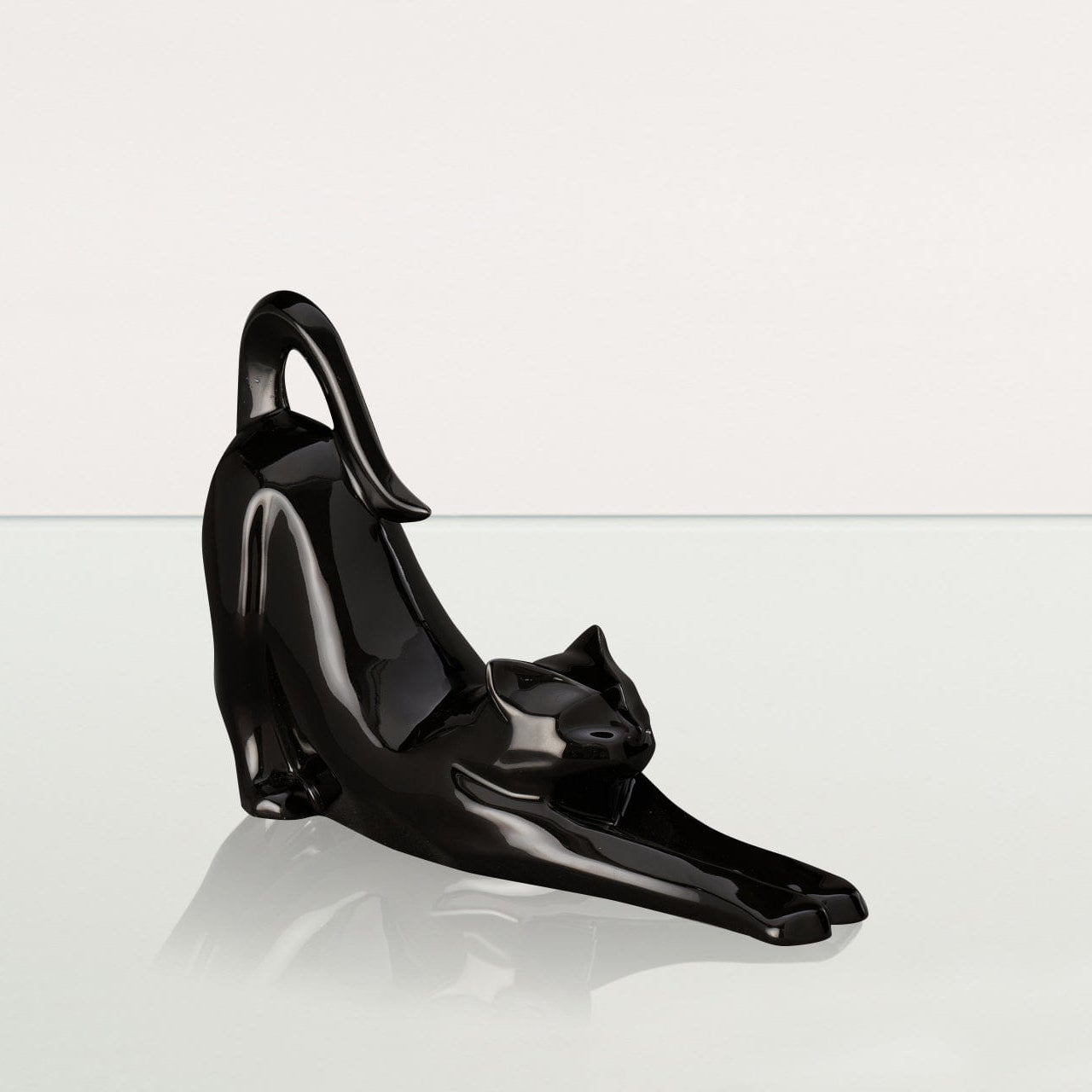 Cat Cremation Urn For Ashes "Grace" - Lamp Black | Ceramic Pet Urn - Pulvis Art Urns