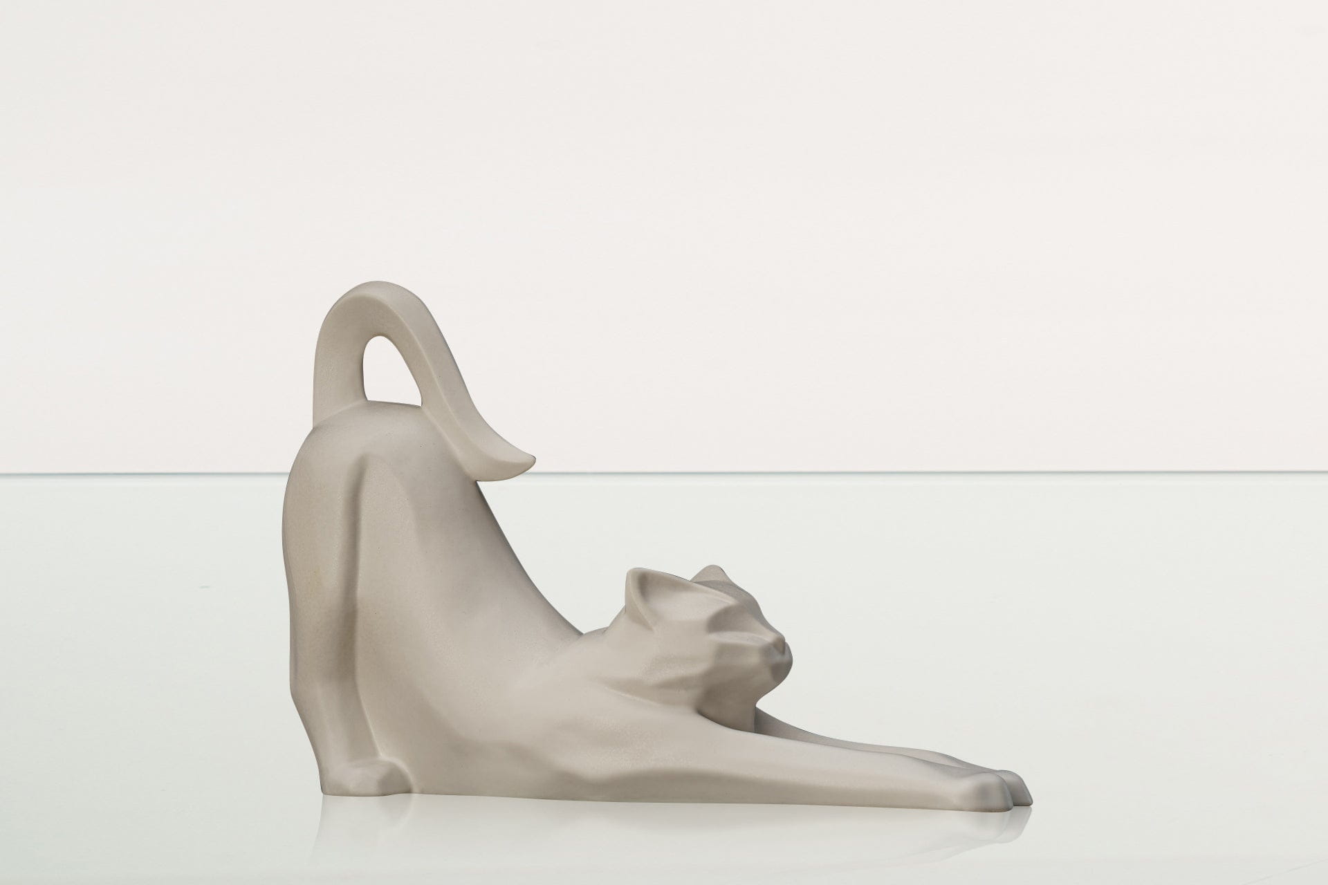 Cat Cremation Urn For Ashes "Grace" - White Matte | Ceramic Pet Urn - Pulvis Art Urns