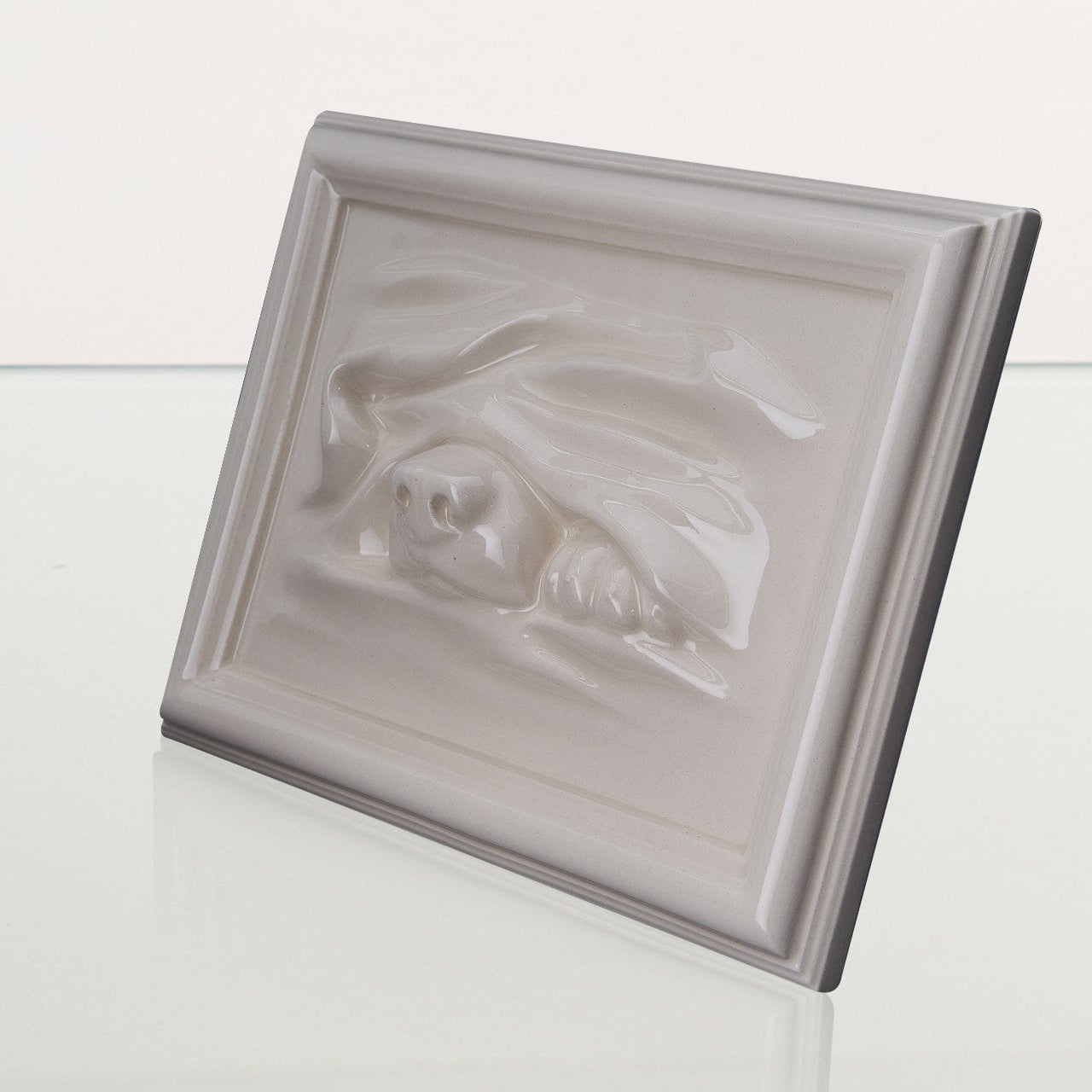 Dog Cremation Urn for Ashes - Off-white | Ceramic | Handmade Pet Urn - Pulvis Art Urns