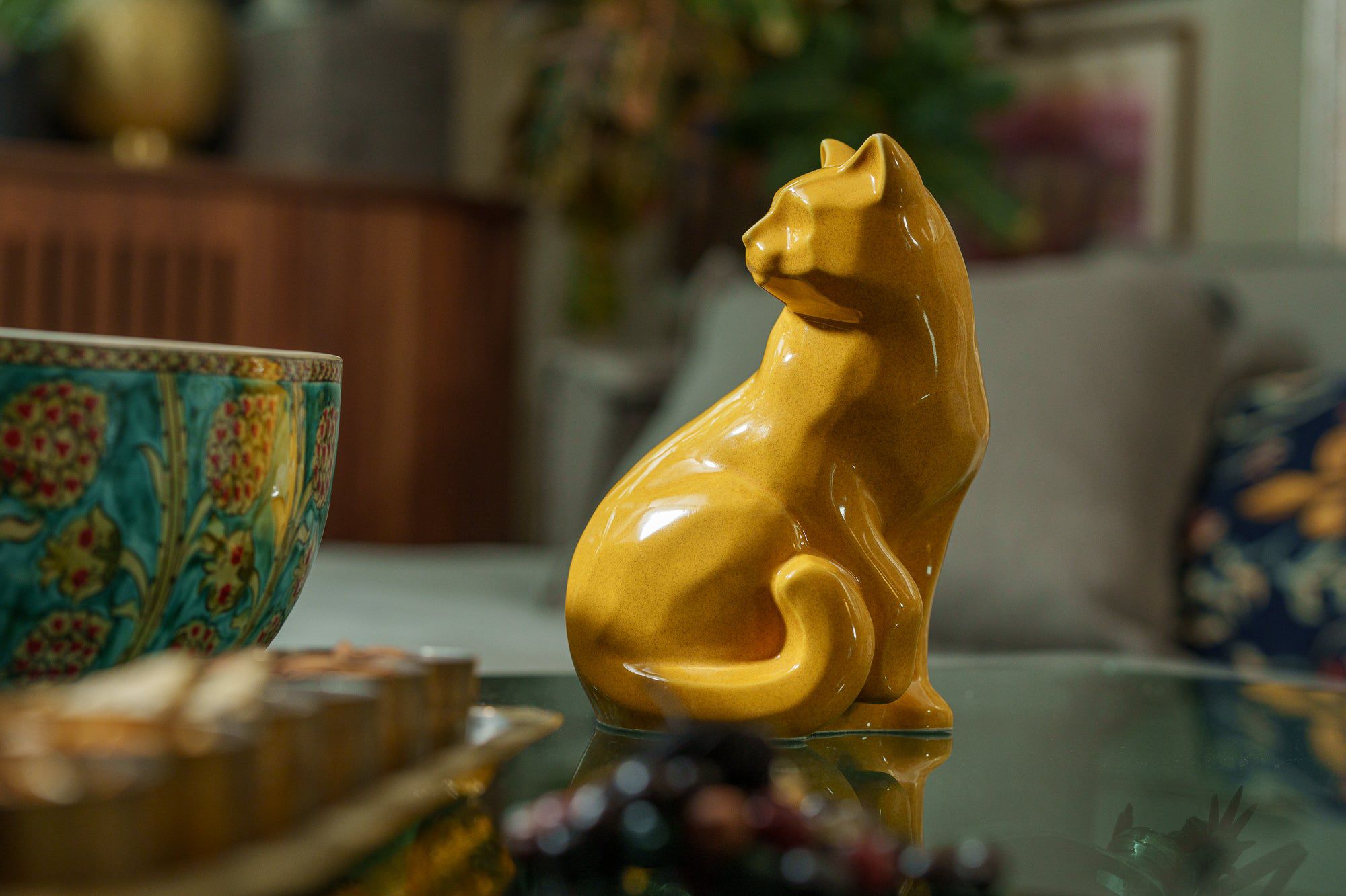 Felix Cat Urn for Ashes - Amber Yellow | Ceramic | Handmade Pet Urn - Pulvis Art Urns