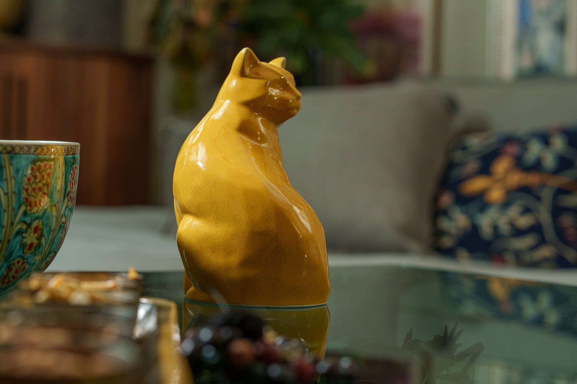 Felix Cat Urn for Ashes - Amber Yellow | Ceramic | Handmade Pet Urn - Pulvis Art Urns